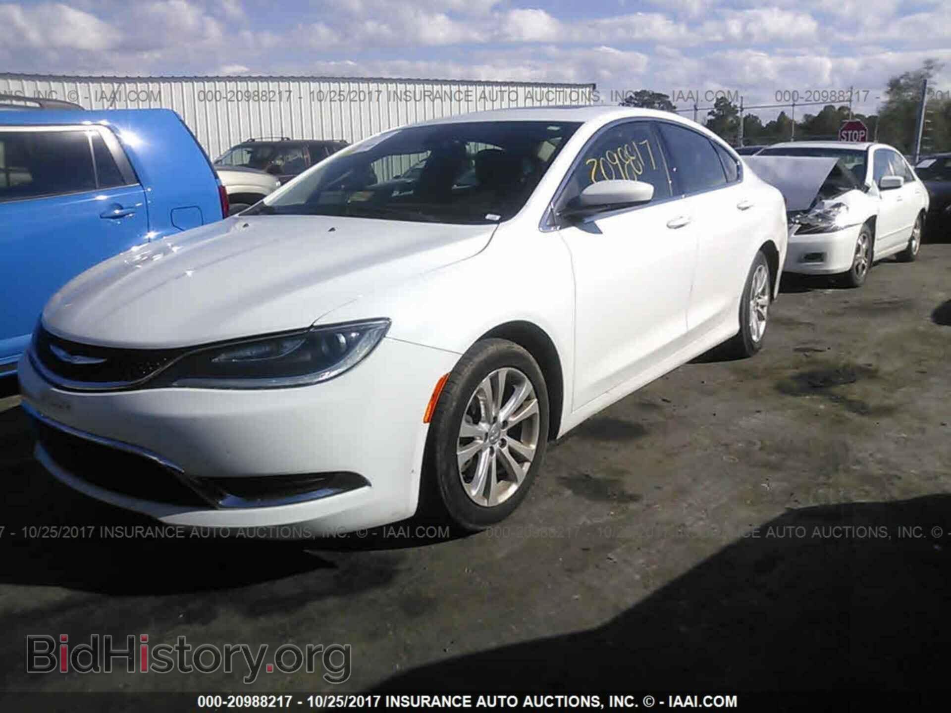 2015 Chrysler 200 - VIN: 1C3CCCAB2FN632617 - Photo 2