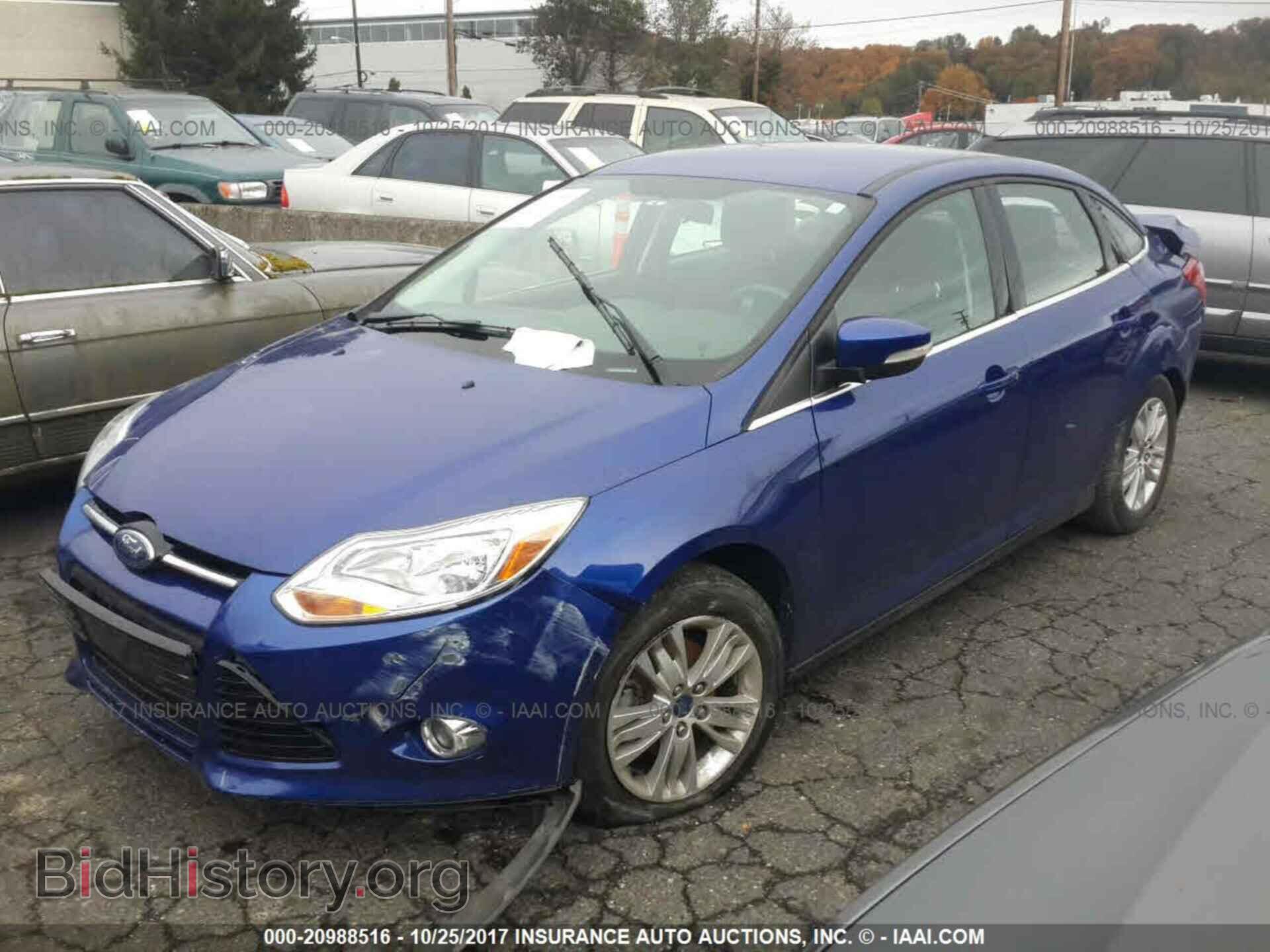 2012 Ford Focus - VIN: 1FAHP3H22CL228242 - Photo 2