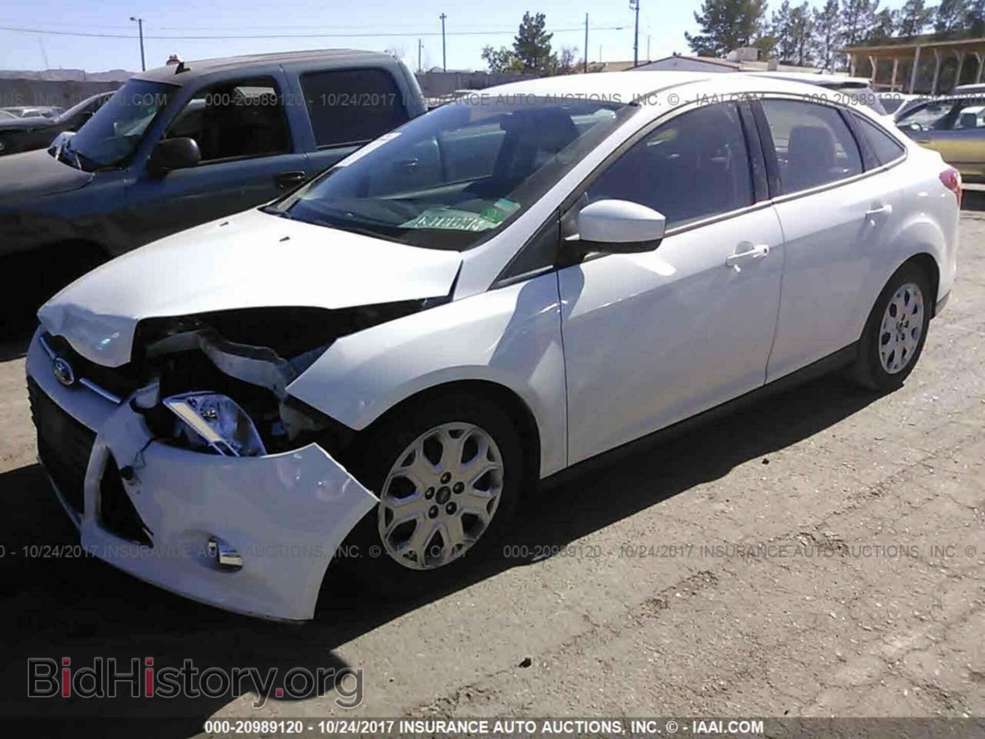 2012 Ford Focus - VIN: 1FAHP3F2XCL321531 - Photo 2
