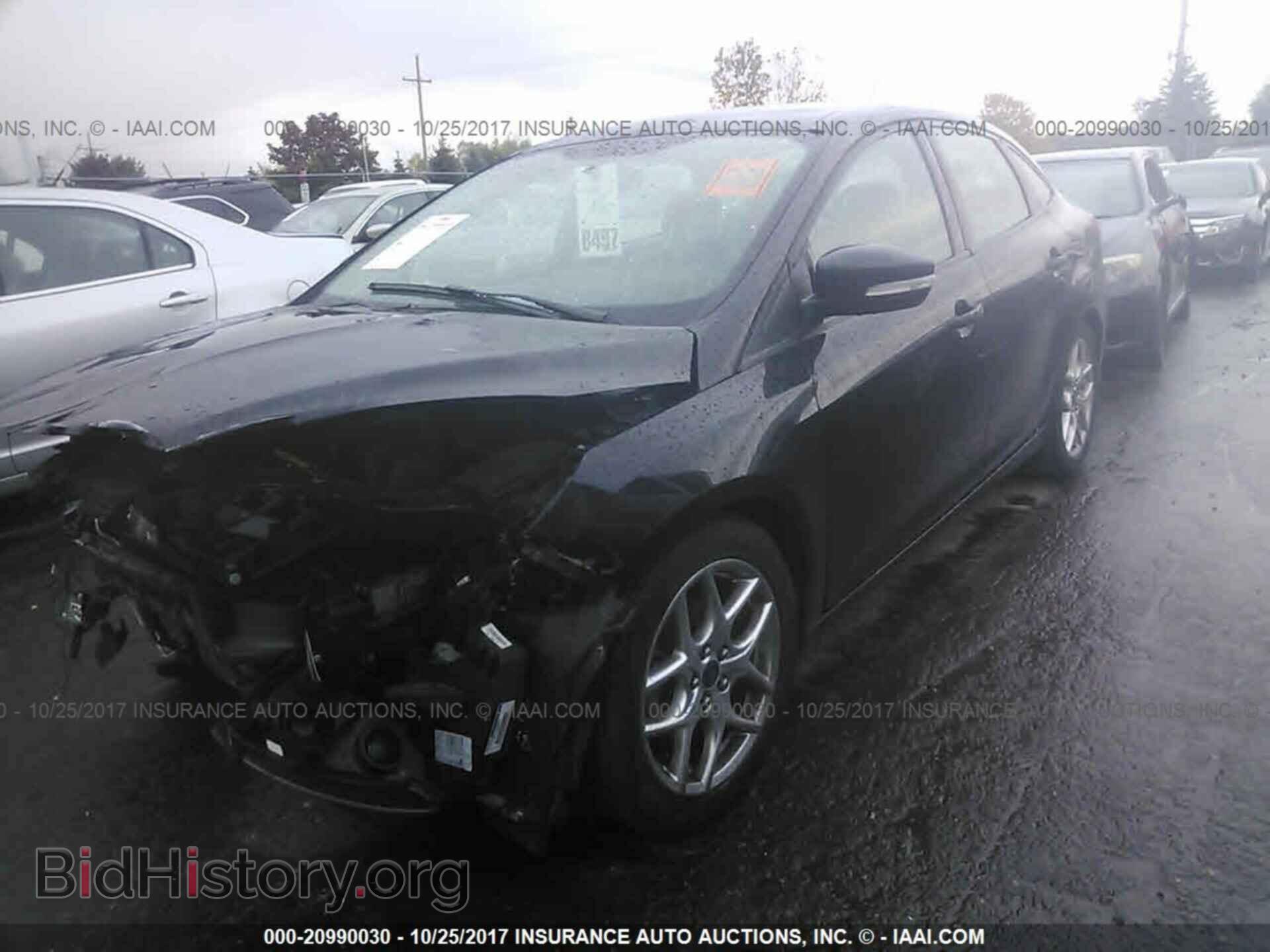 2015 Ford Focus - VIN: 1FADP3F29FL323239 - Фото 2