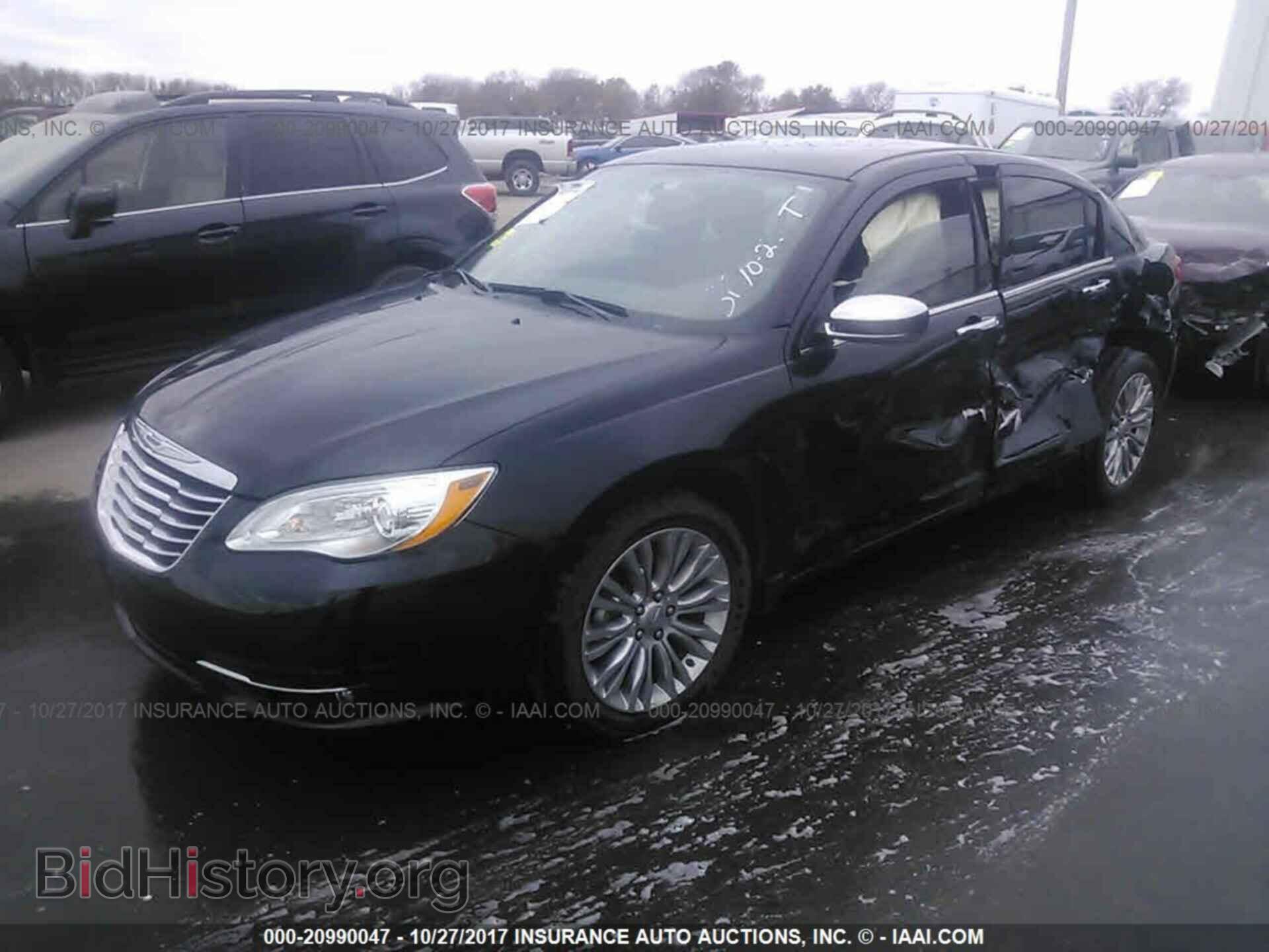 2012 Chrysler 200 - VIN: 1C3CCBCB8CN236615 - Photo 2
