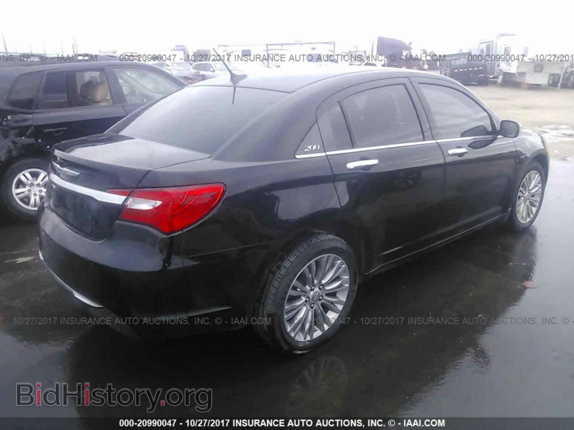 2012 Chrysler 200 - VIN: 1C3CCBCB8CN236615 - Photo 4