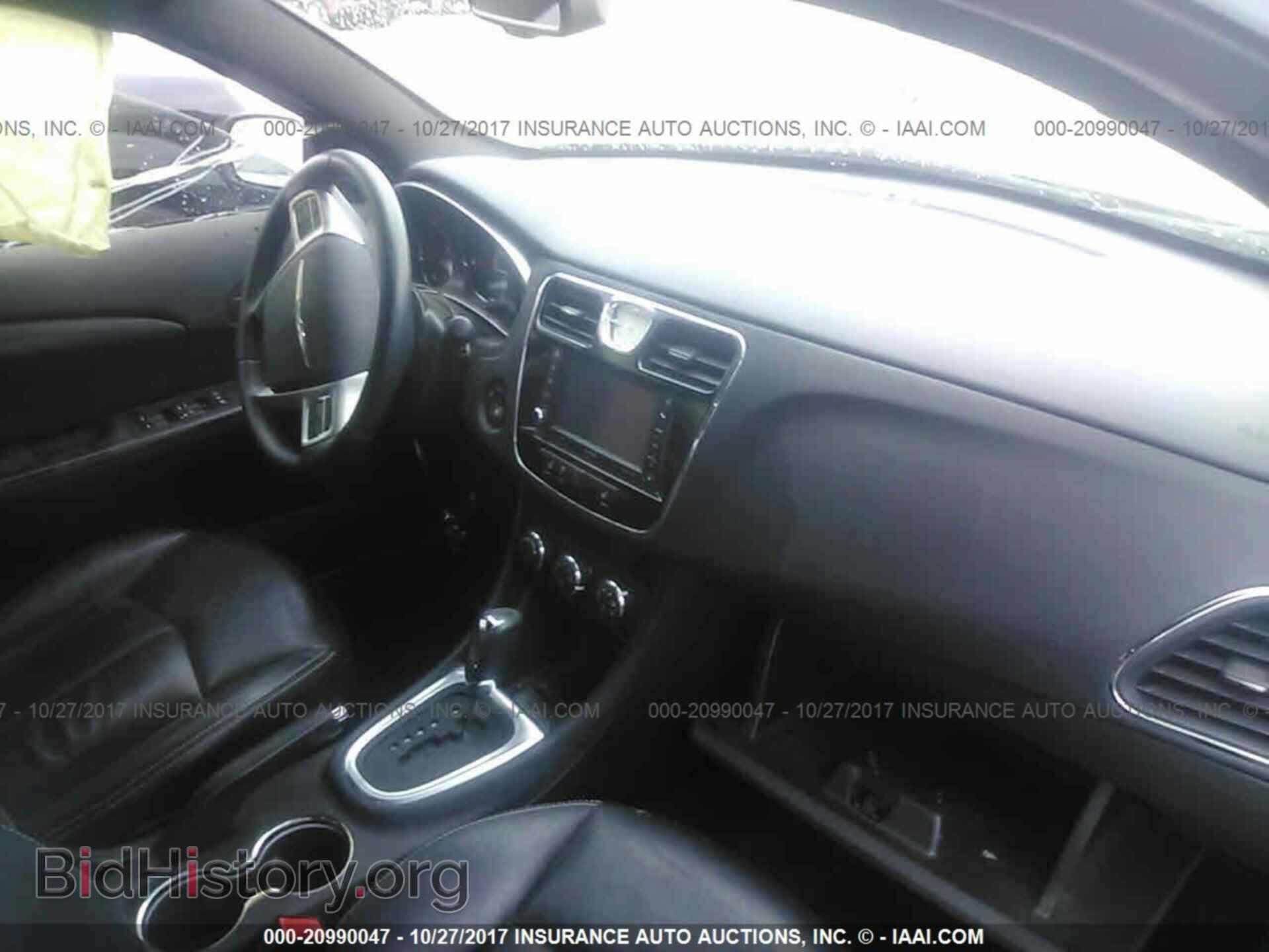 2012 Chrysler 200 - VIN: 1C3CCBCB8CN236615 - Photo 5