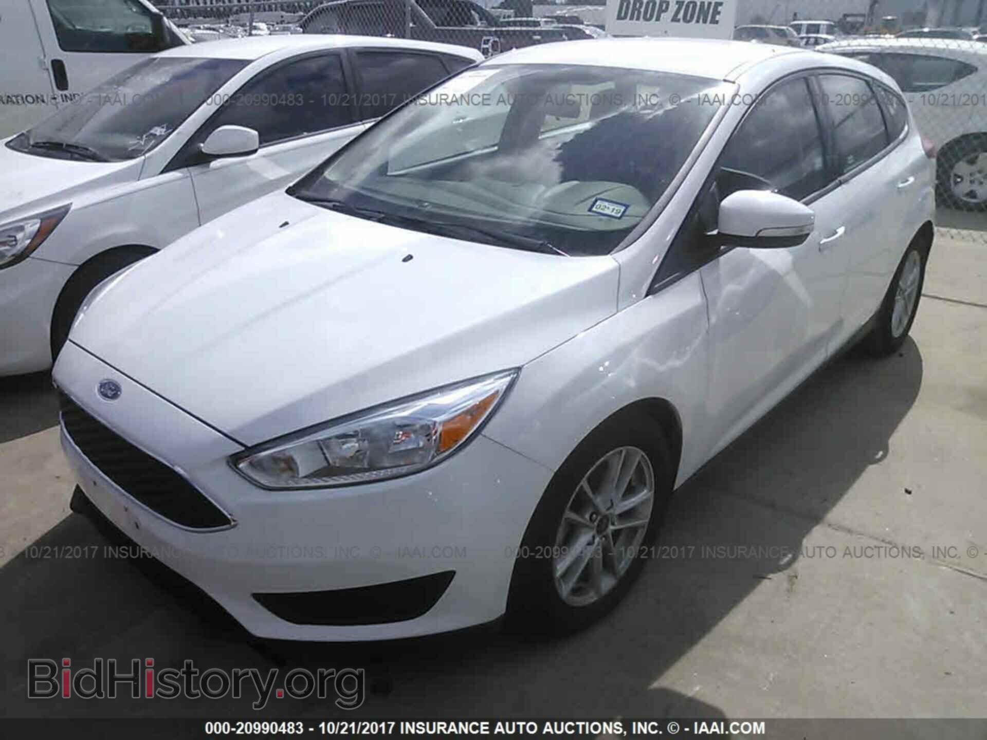 2017 Ford Focus - VIN: 1FADP3K29HL232903 - Photo 2