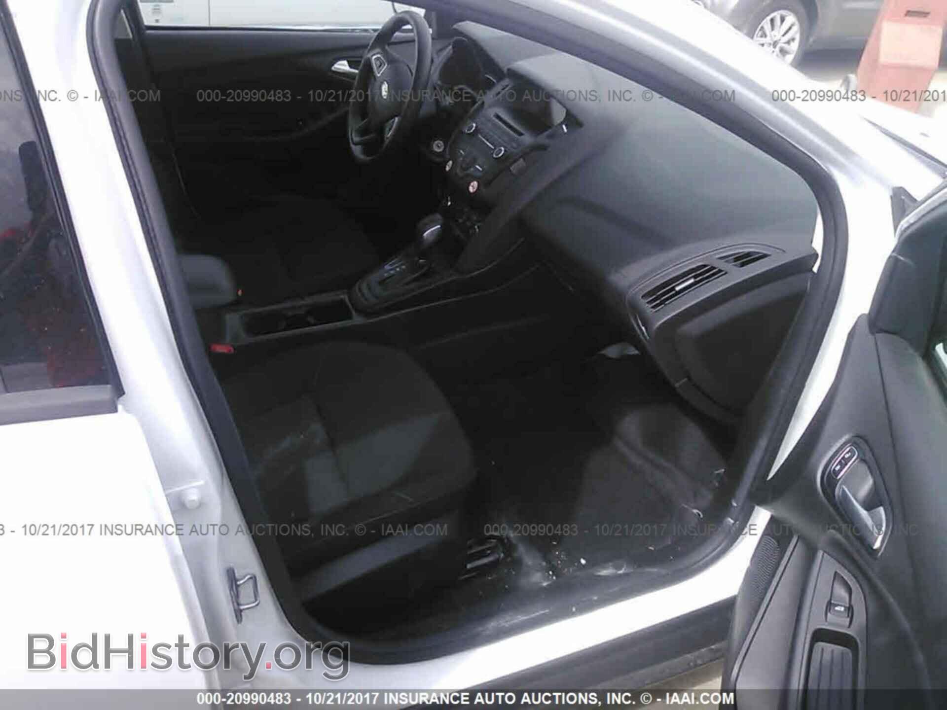 2017 Ford Focus - VIN: 1FADP3K29HL232903 - Photo 5