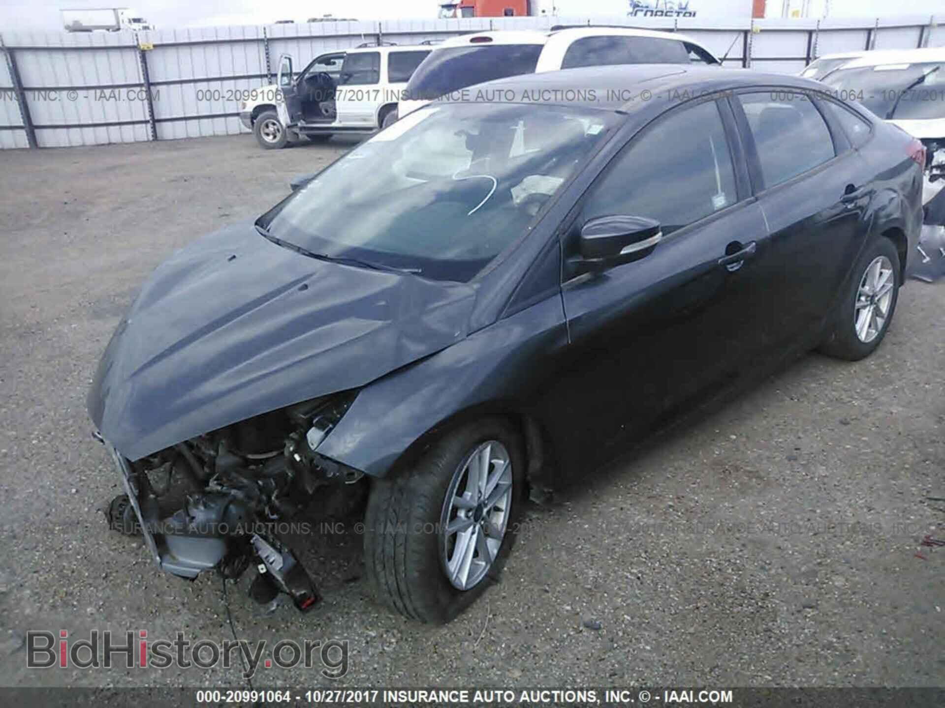 2015 Ford Focus - VIN: 1FADP3F27FL257189 - Photo 2