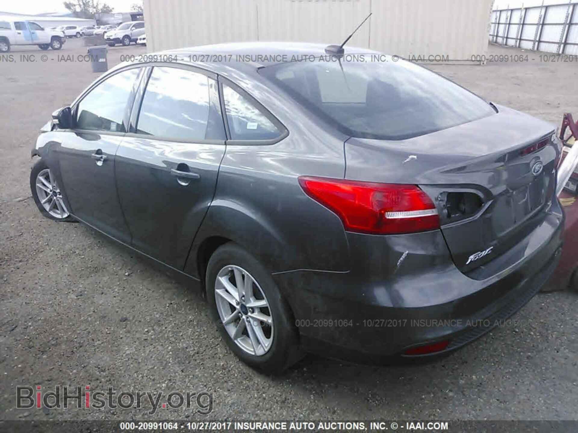 2015 Ford Focus - VIN: 1FADP3F27FL257189 - Photo 3