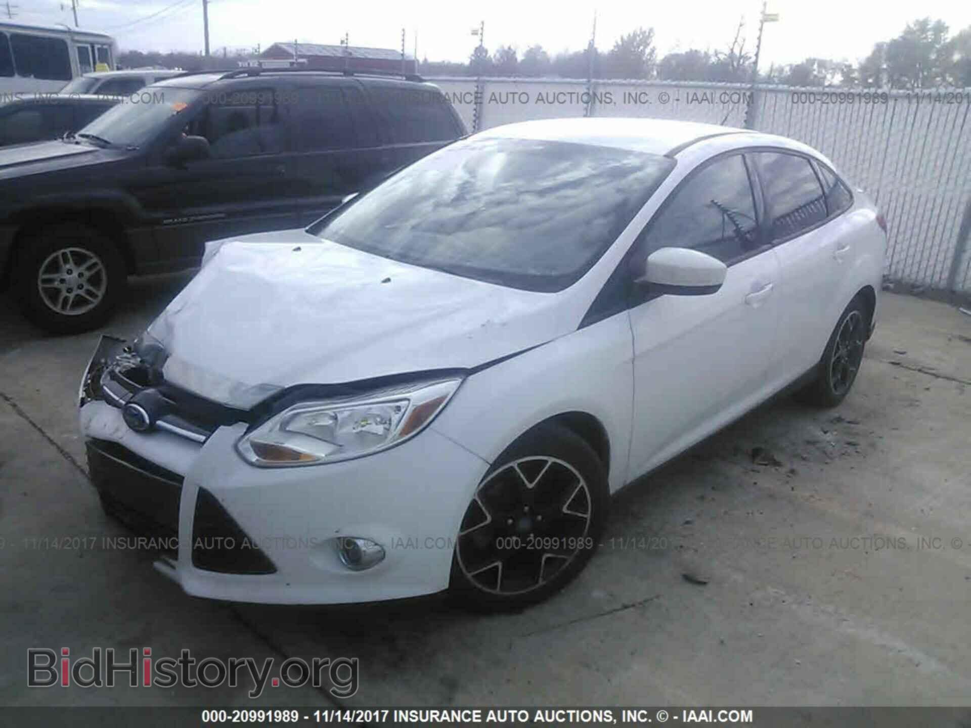 2012 Ford Focus - VIN: 1FAHP3F27CL267475 - Photo 2