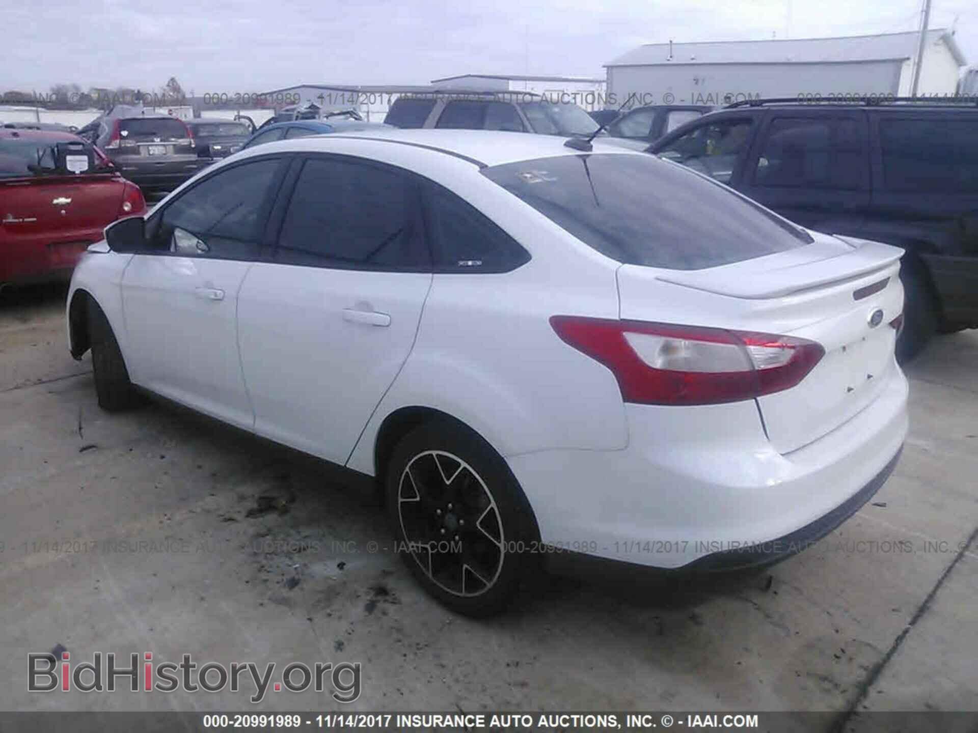 2012 Ford Focus - VIN: 1FAHP3F27CL267475 - Photo 3