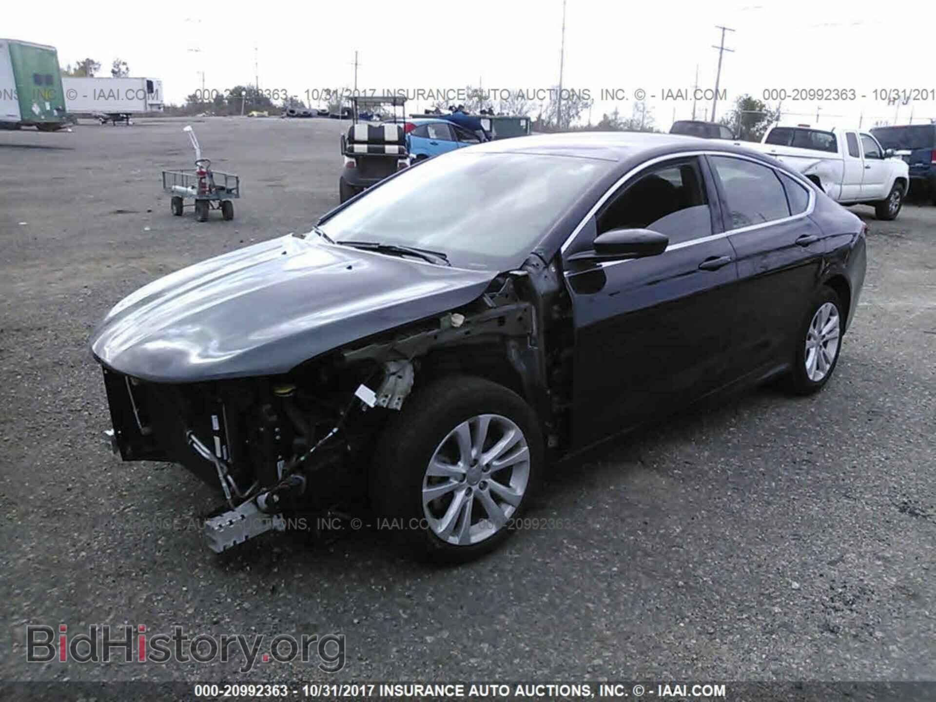 2016 Chrysler 200 - VIN: 1C3CCCAB2GN145189 - Фото 2