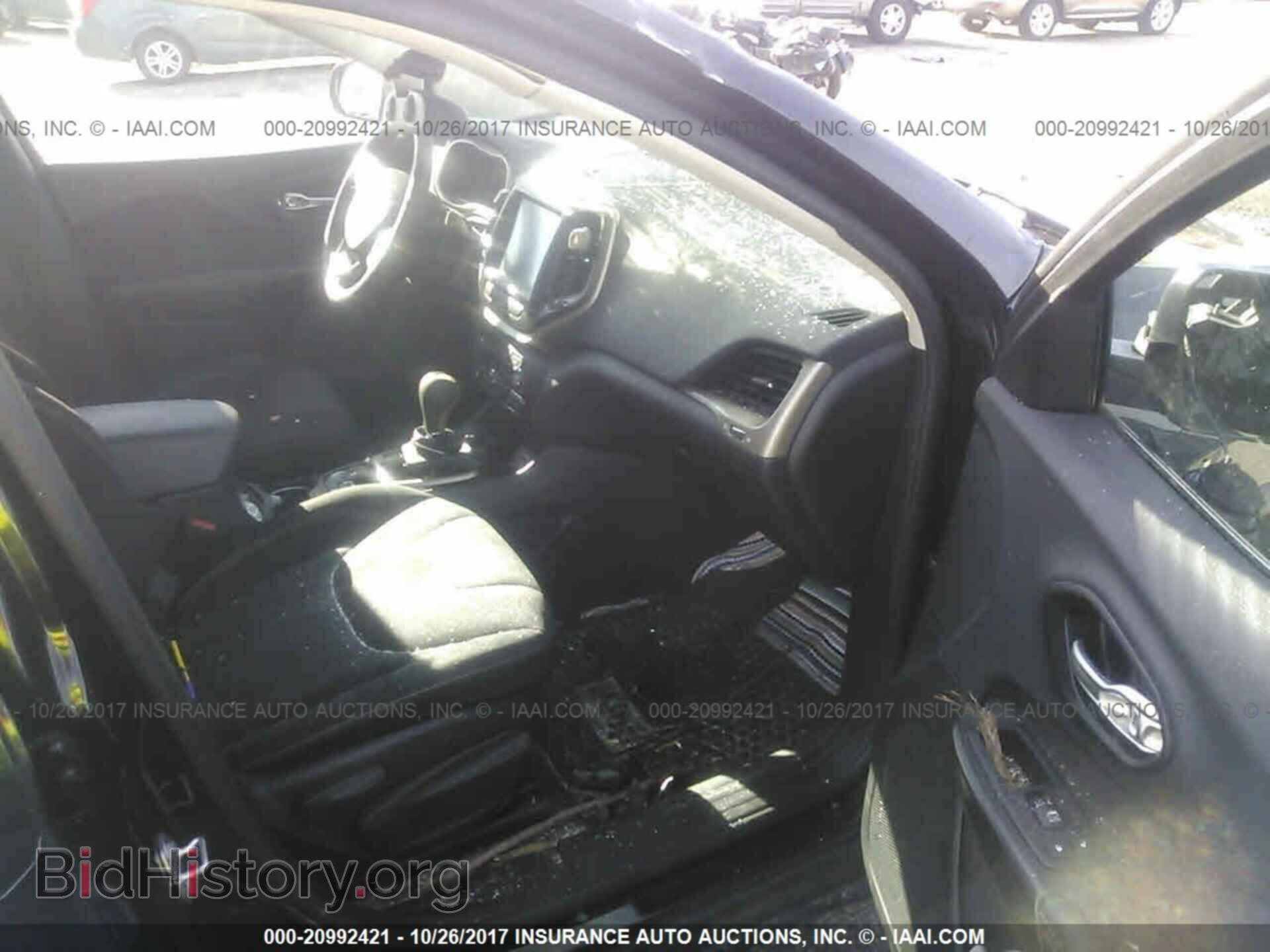 2015 Jeep Cherokee - VIN: 1C4PJMCS2FW514146 - Photo 5