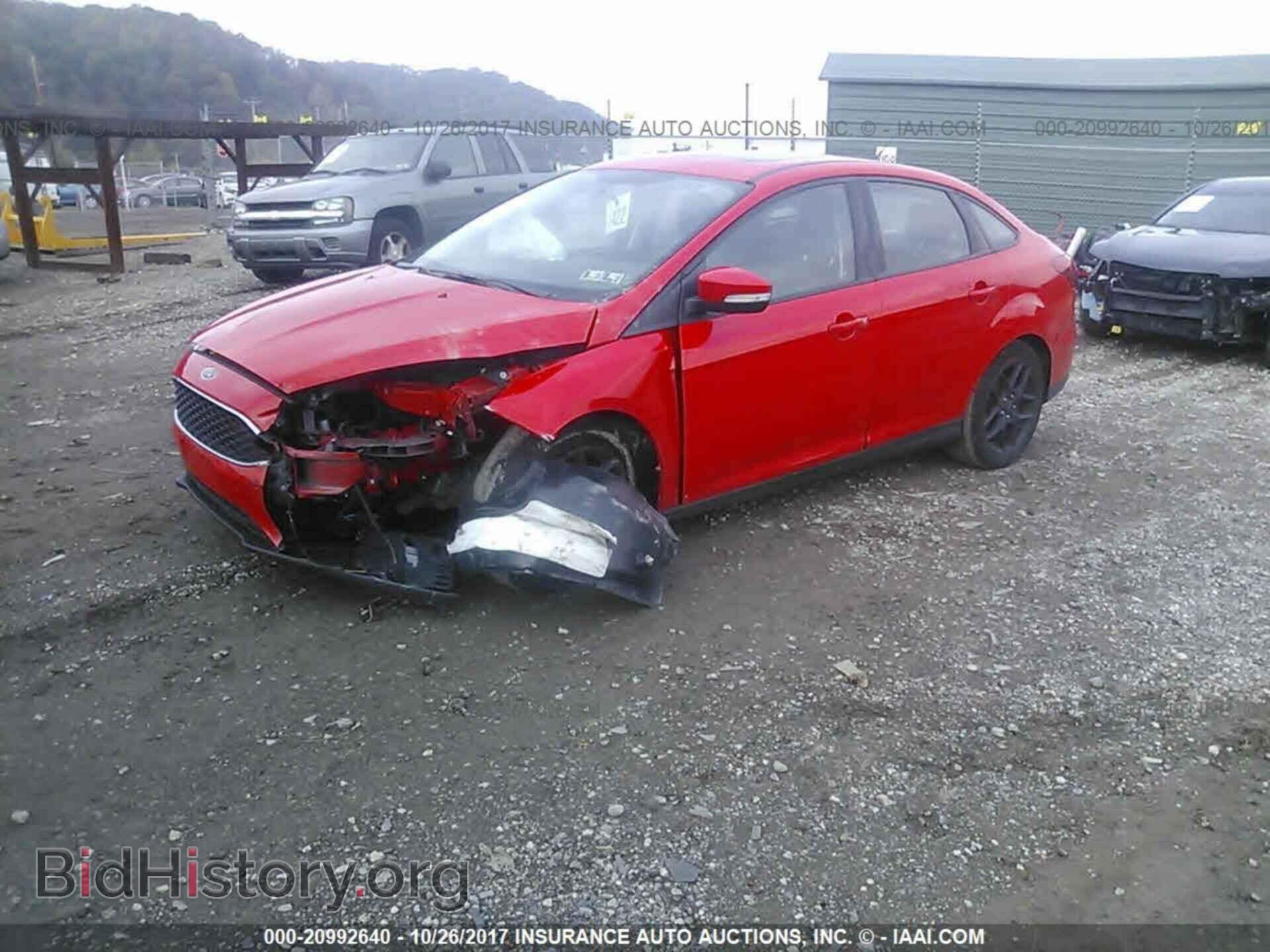 2016 Ford Focus - VIN: 1FADP3F27GL298200 - Фото 2