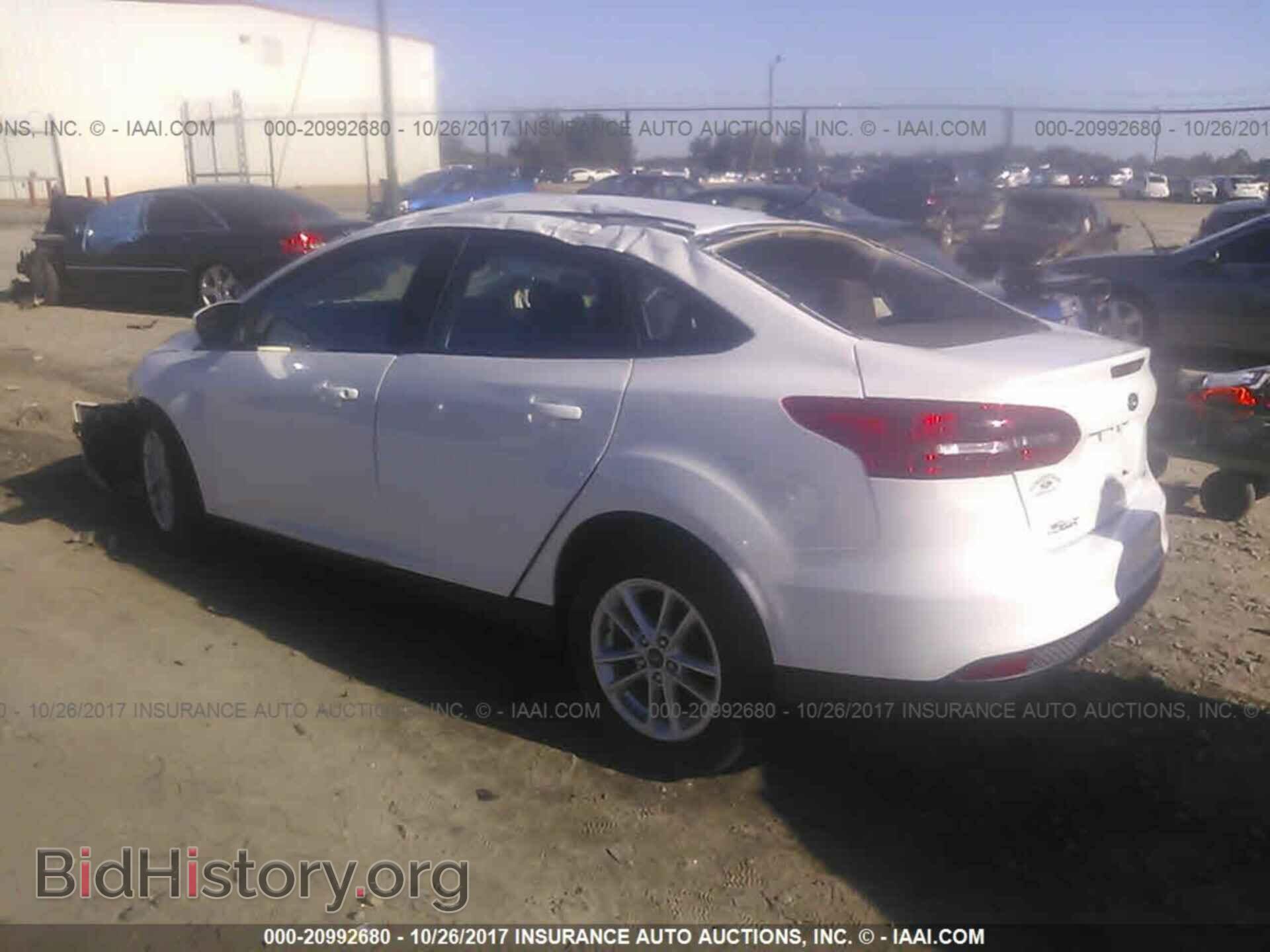 2017 Ford Focus - VIN: 1FADP3F24HL336936 - Photo 3