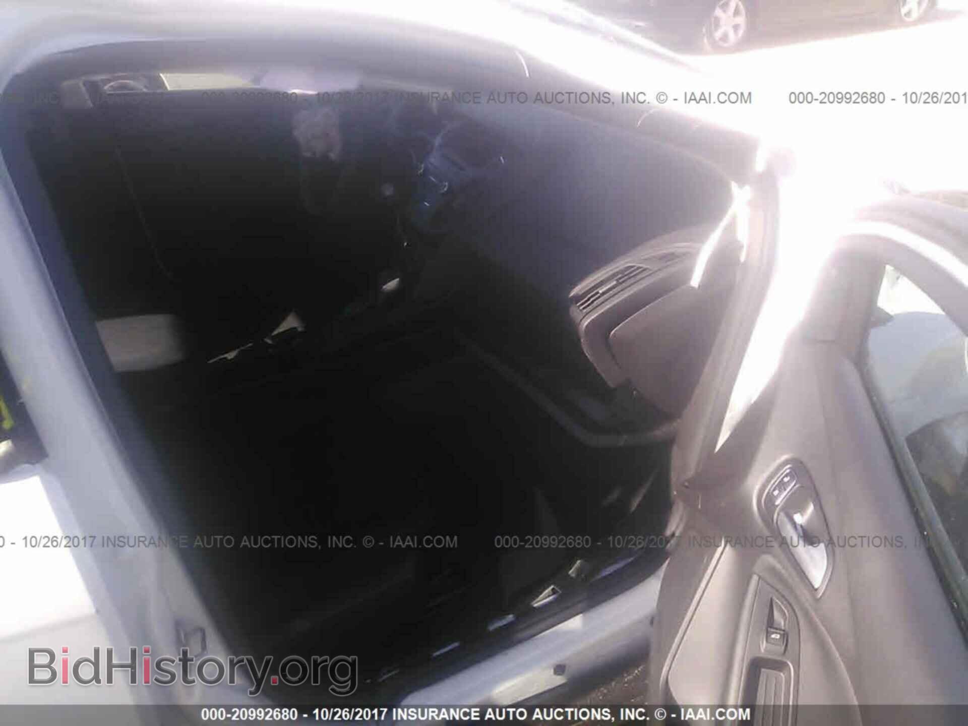 2017 Ford Focus - VIN: 1FADP3F24HL336936 - Photo 5