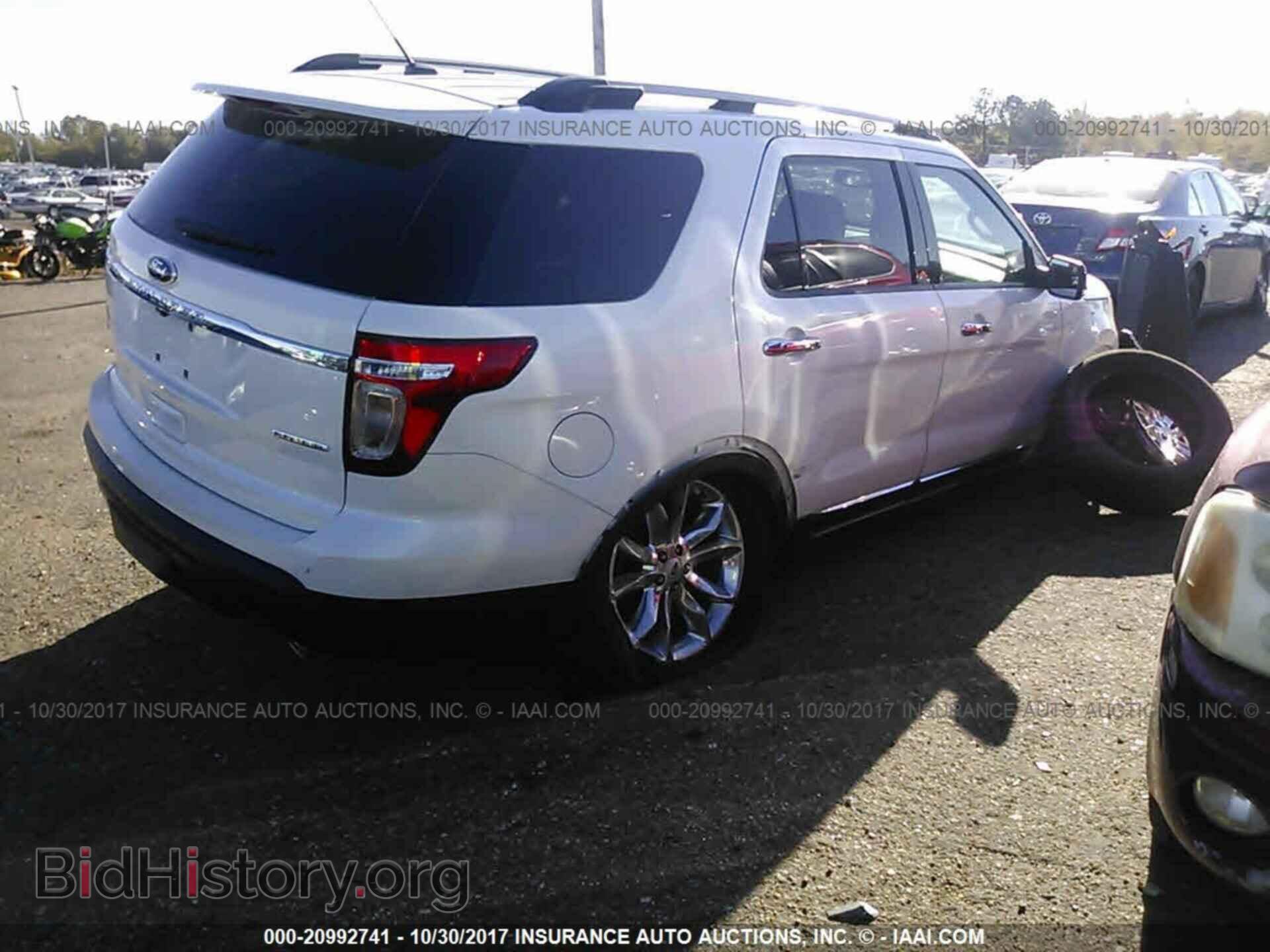 2014 Ford Explorer - VIN: 1FM5K7D8XEGB62334 - Photo 4