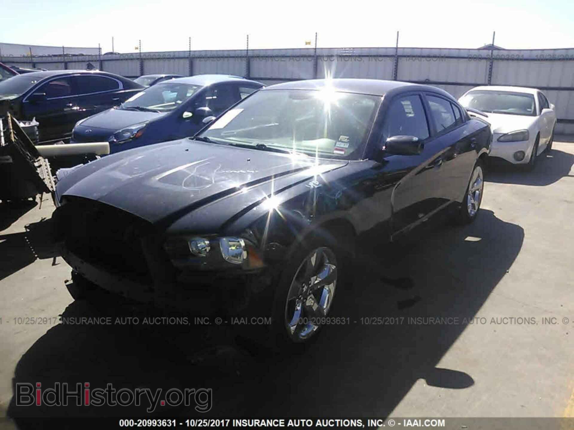 2014 Dodge Charger - VIN: 2C3CDXHG3EH182263 - Фото 2