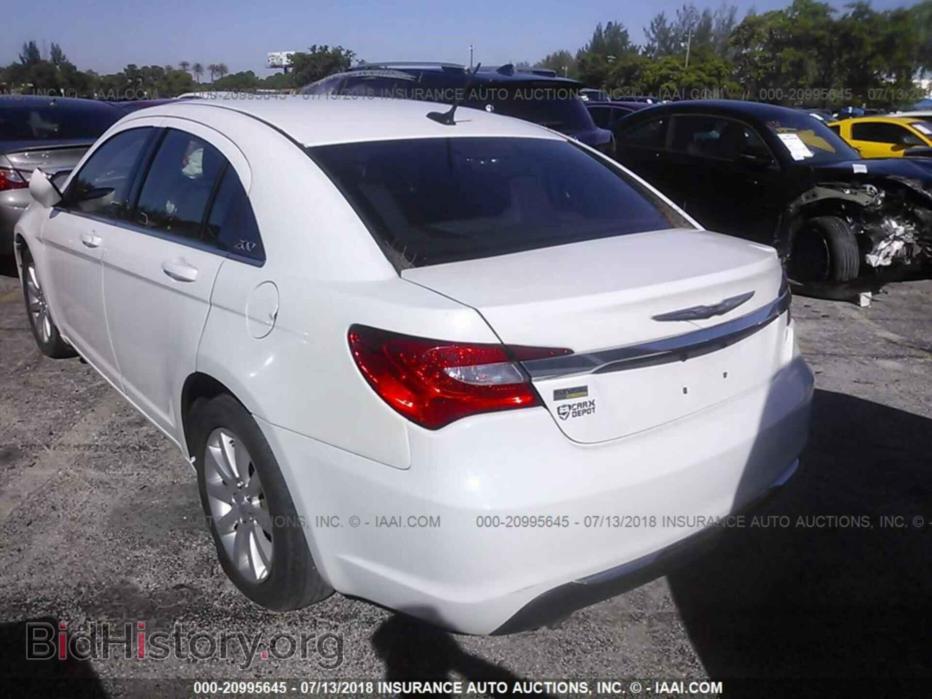 2013 Chrysler 200 - VIN: 1C3CCBBG6DN608144 - Фото 3