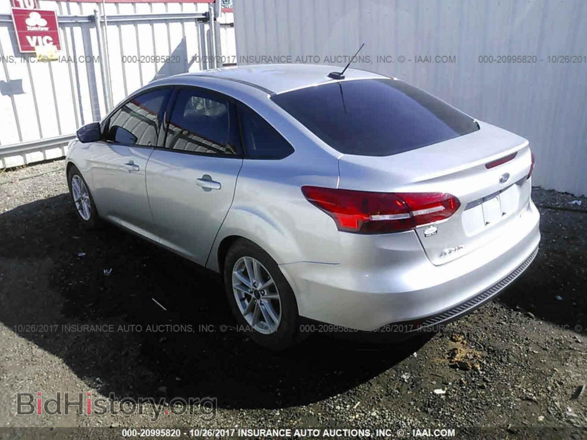 2017 Ford Focus - VIN: 1FADP3FE2HL260403 - Фото 3