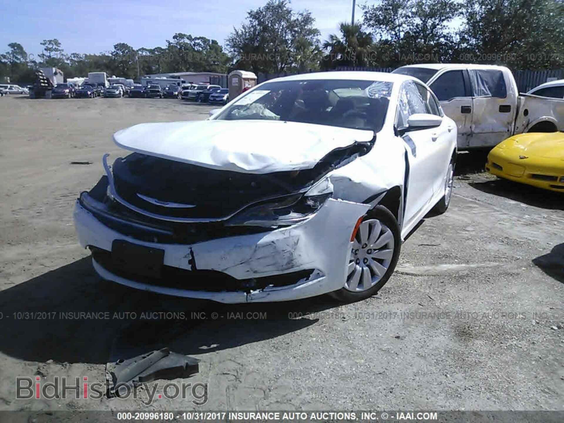 2015 Chrysler 200 - VIN: 1C3CCCFB1FN661289 - Фото 2