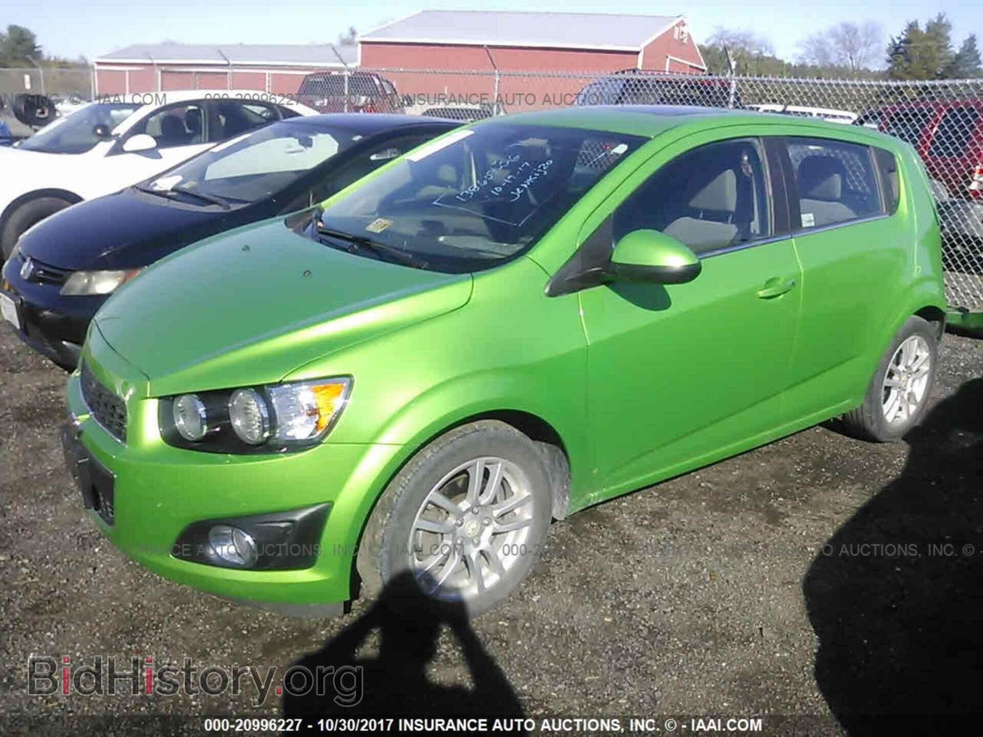 2014 Chevrolet Sonic - VIN: 1G1JC6SB3E4241816 - Фото 2