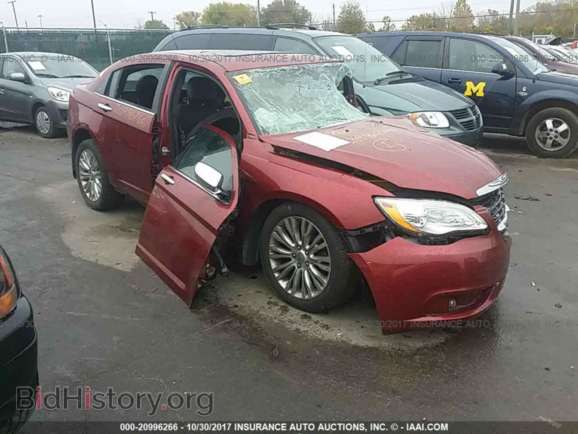Photo 1C3BC2FGXBN504050 - Chrysler 200 2011
