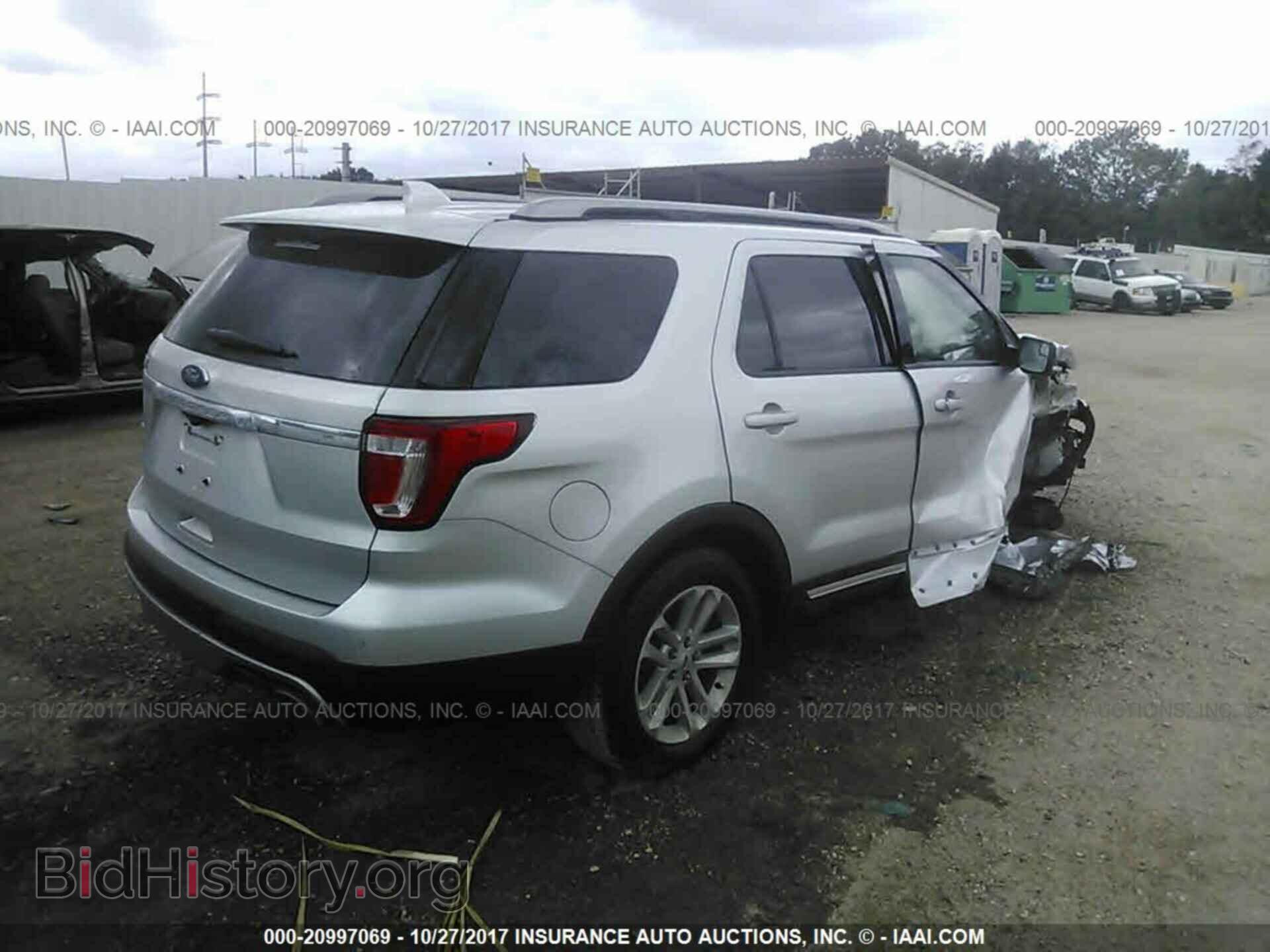 2017 Ford Explorer - VIN: 1FM5K7D82HGB76538 - Photo 4