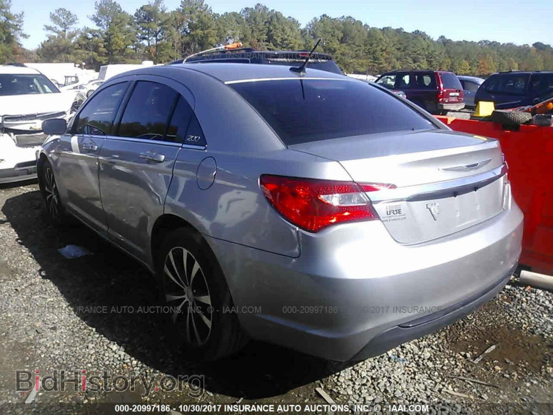 2013 Chrysler 200 - VIN: 1C3CCBBB9DN546582 - Photo 3