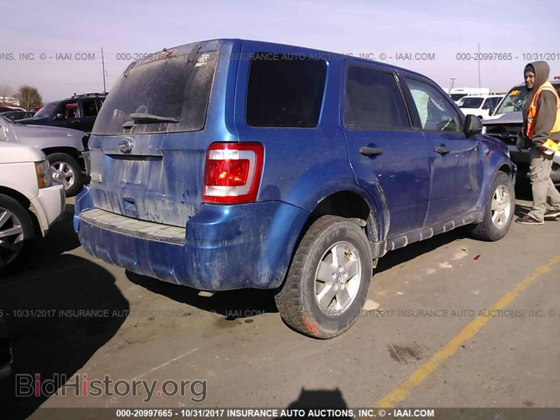2011 Ford Escape - VIN: 1FMCU9C70BKC31515 - Фото 4