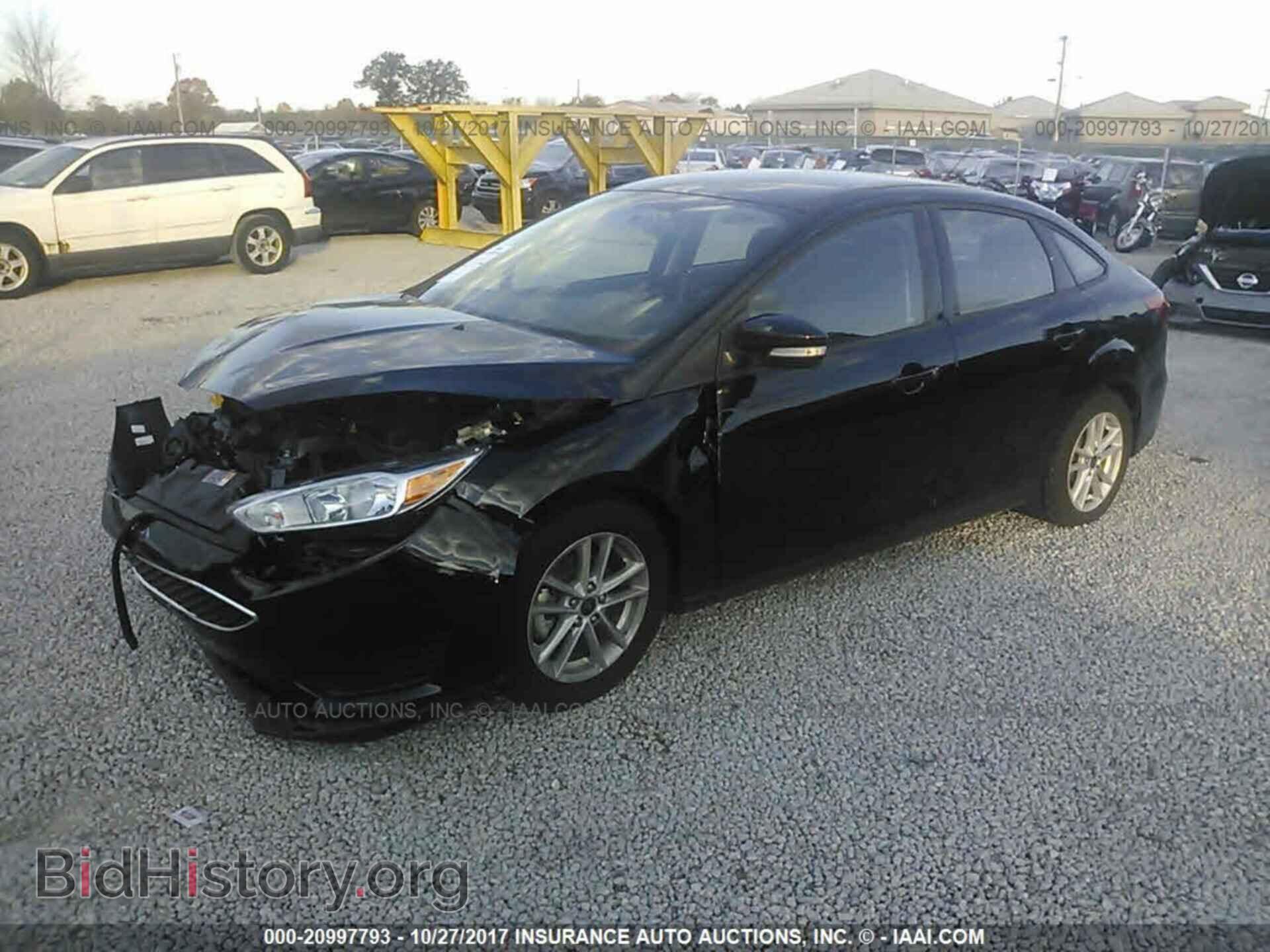 2017 Ford Focus - VIN: 1FADP3F20HL243623 - Photo 2