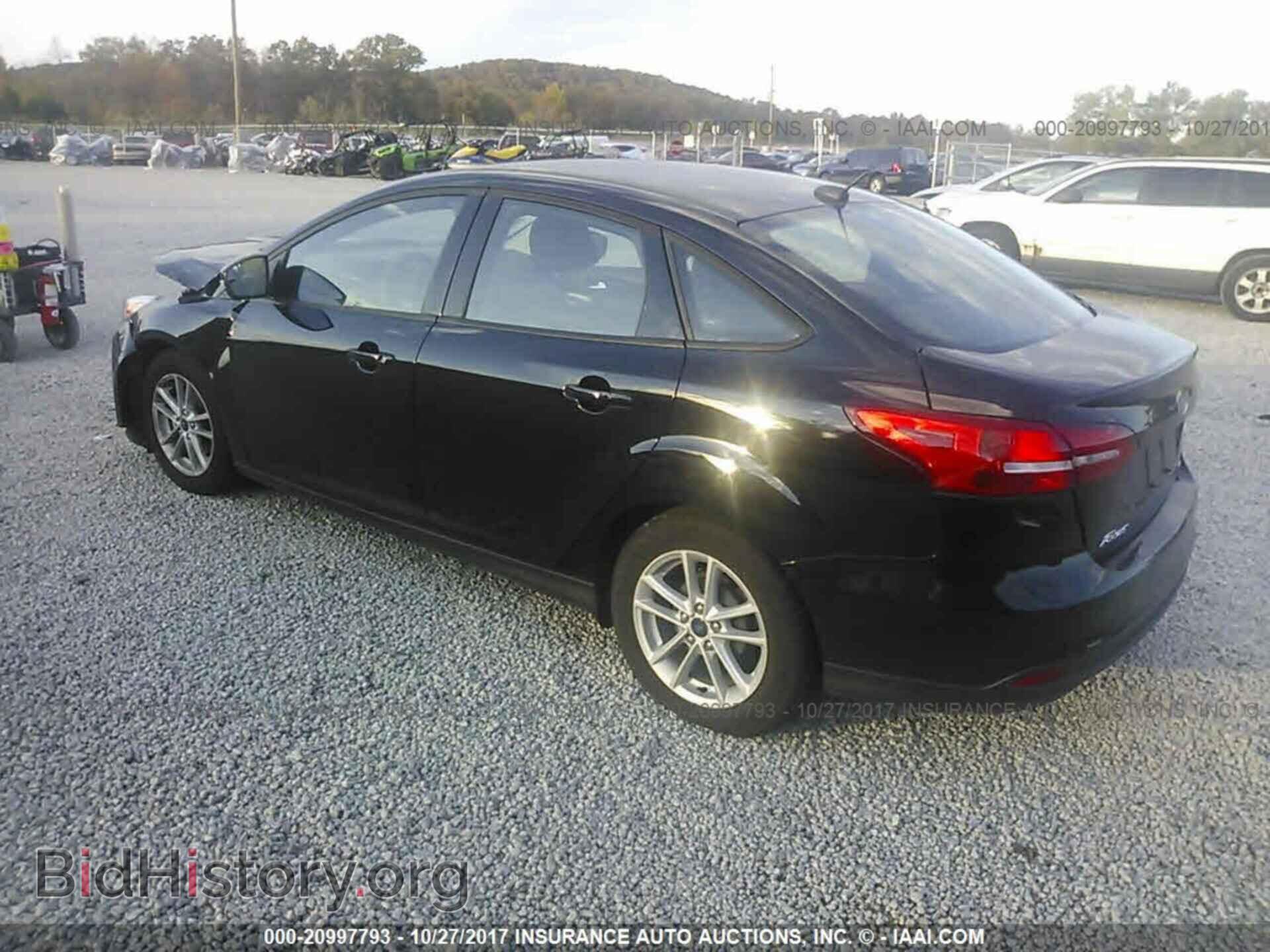 2017 Ford Focus - VIN: 1FADP3F20HL243623 - Photo 3