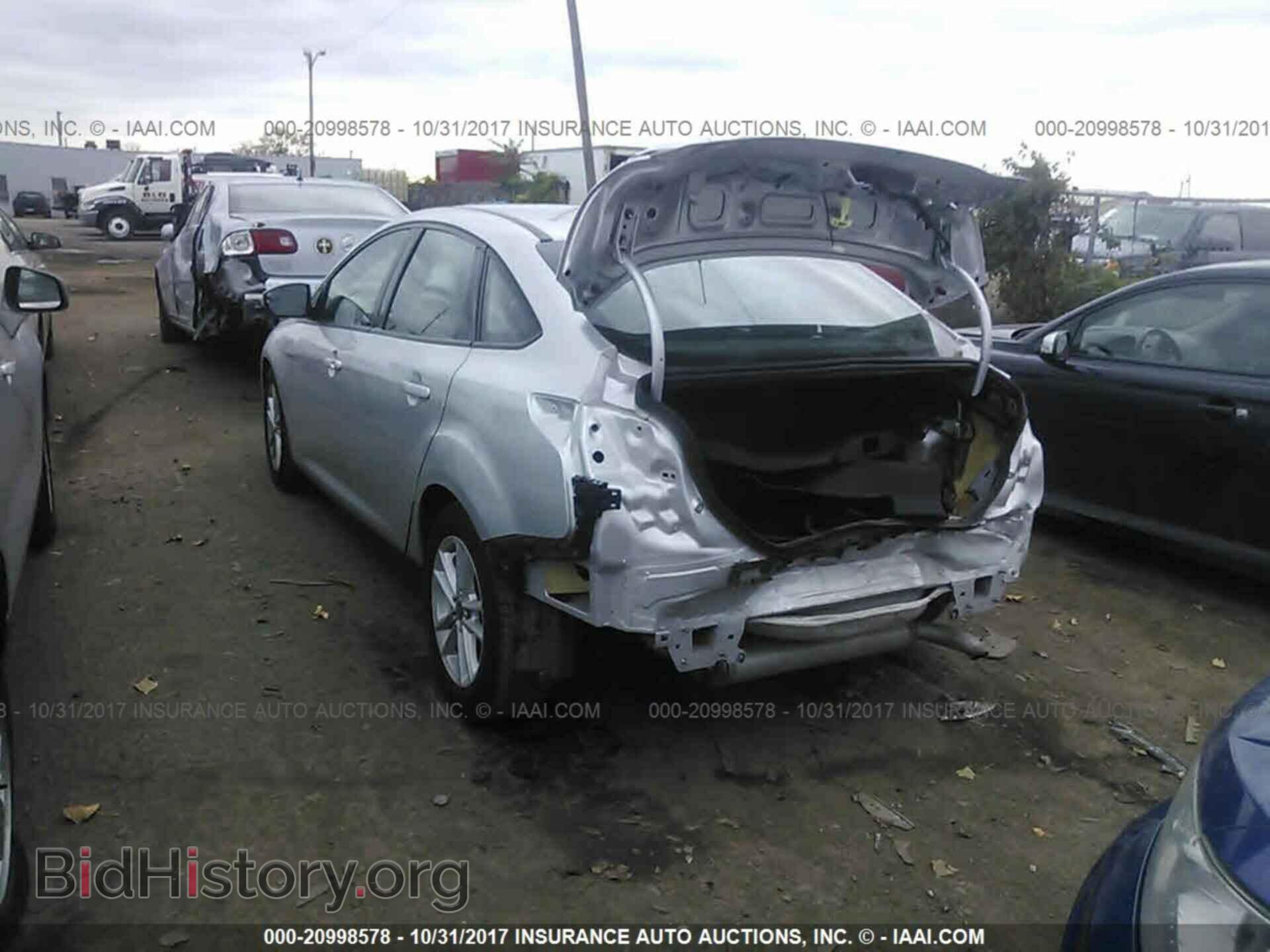 2015 Ford Focus - VIN: 1FADP3F26FL323201 - Фото 3