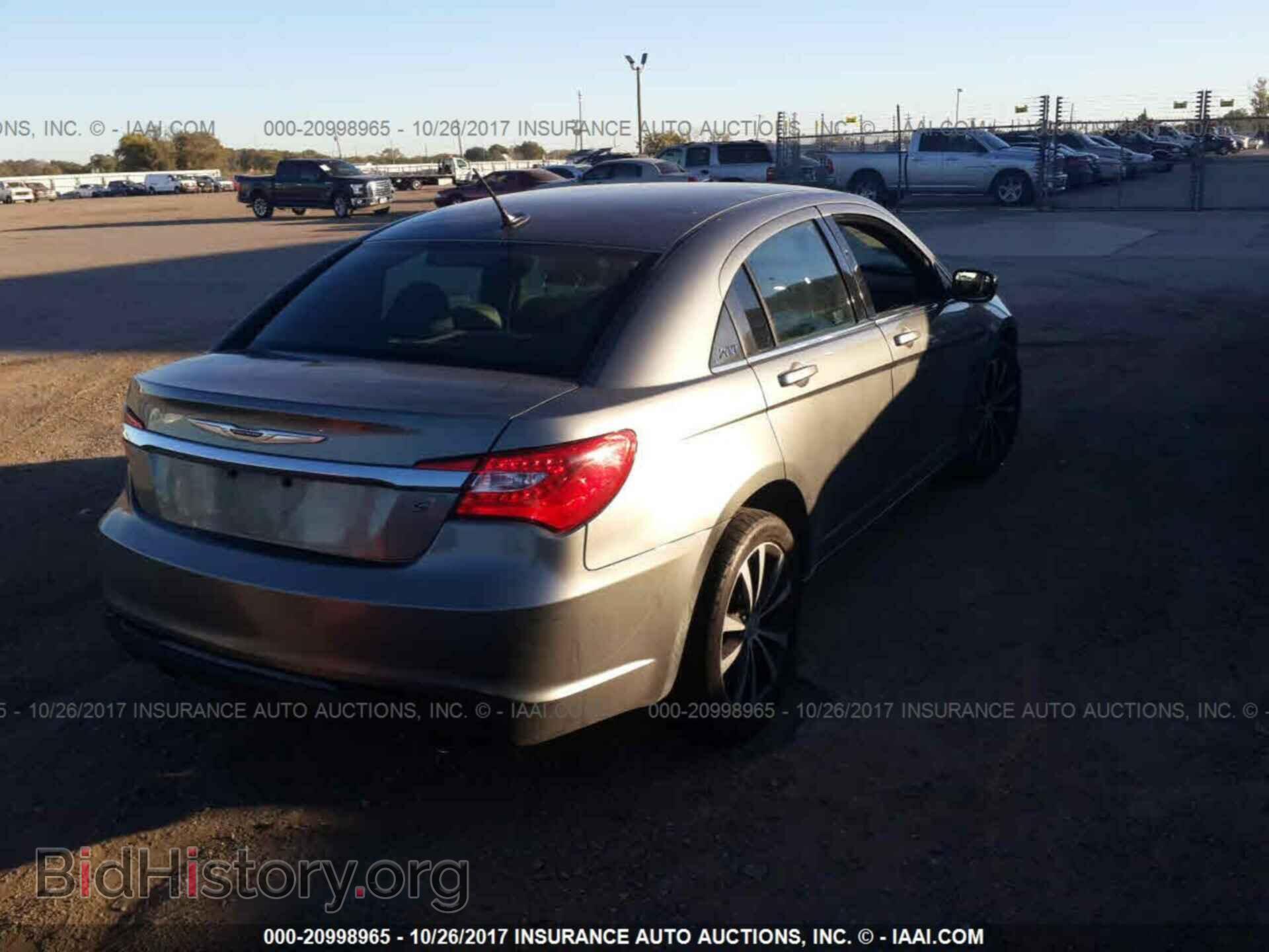 2012 Chrysler 200 - VIN: 1C3CCBBG0CN250781 - Photo 4