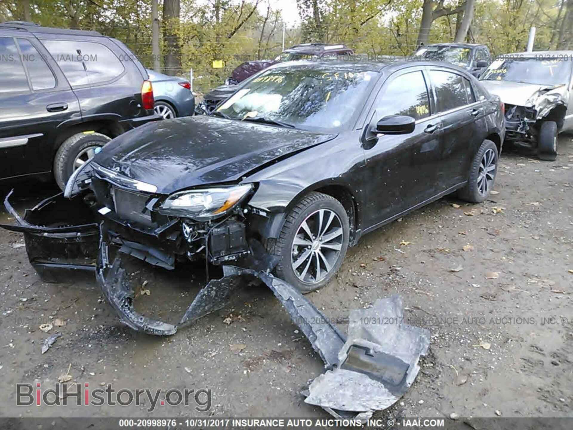 2013 Chrysler 200 - VIN: 1C3CCBCG3DN504614 - Photo 2