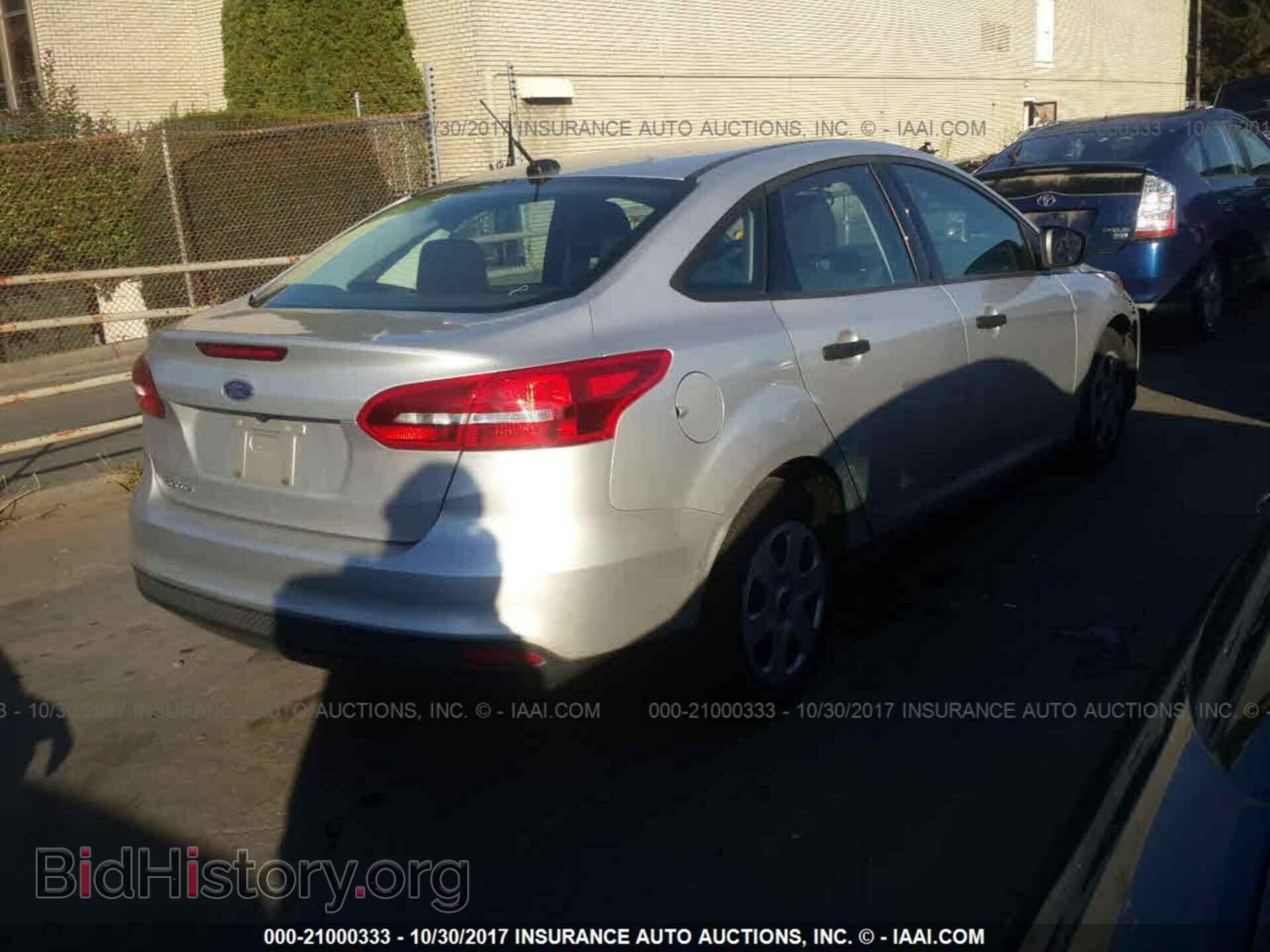 2015 Ford Focus - VIN: 1FADP3E21FL386319 - Photo 4