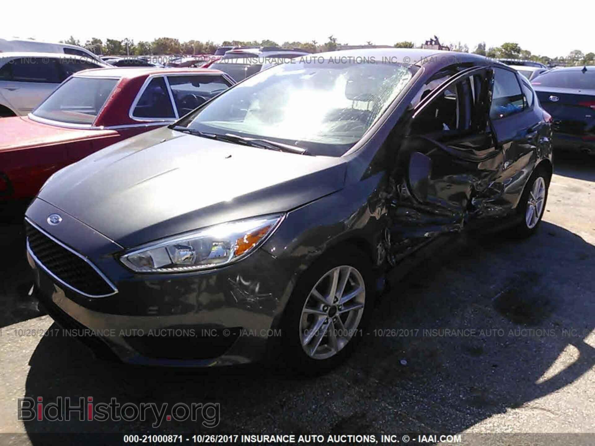 2016 Ford Focus - VIN: 1FADP3K2XGL367919 - Photo 2
