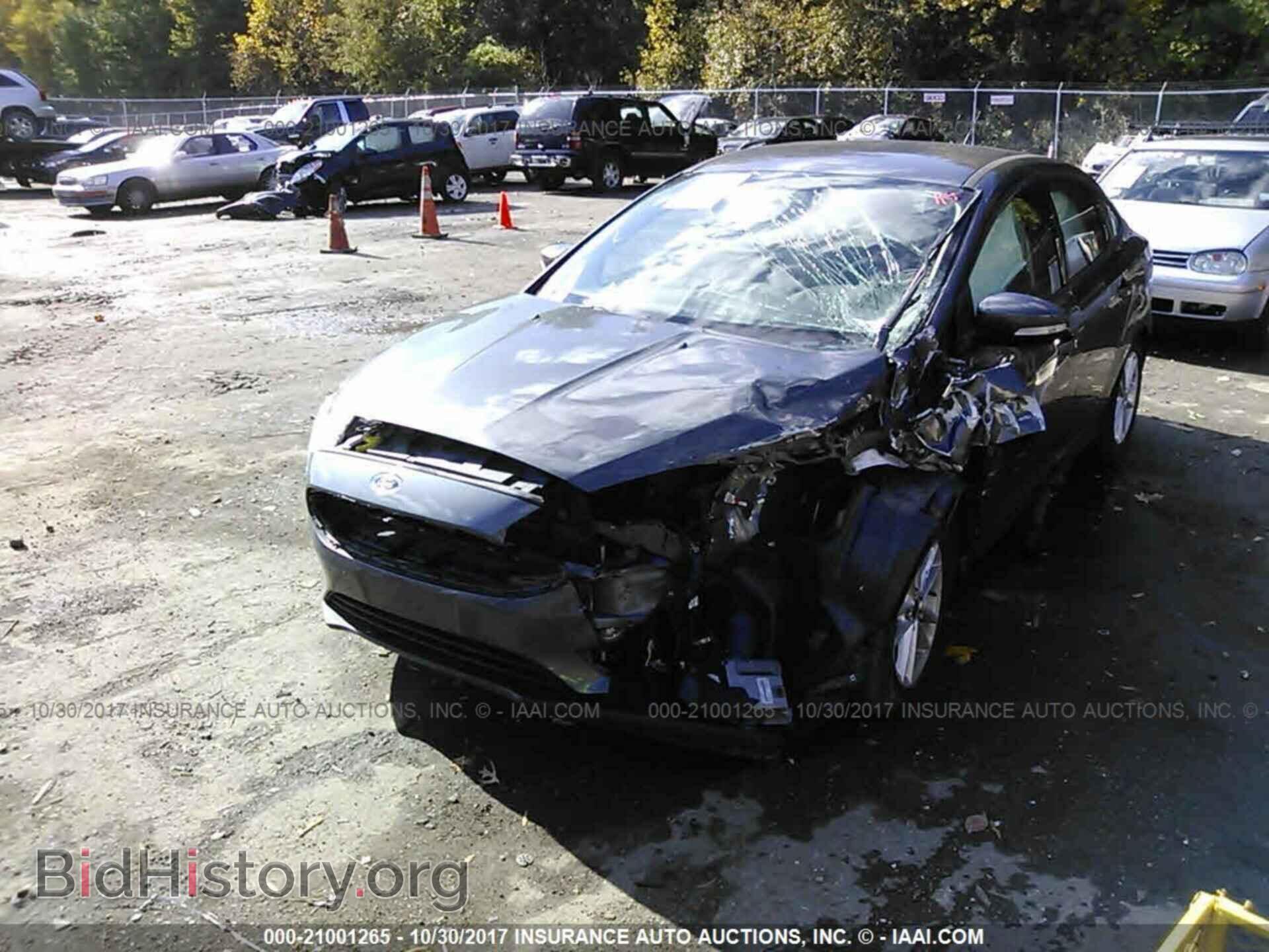 2015 Ford Focus - VIN: 1FADP3FE7FL272950 - Photo 2