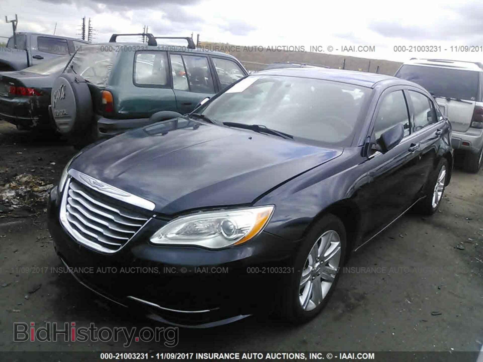 2012 Chrysler 200 - VIN: 1C3CCBBG5CN287762 - Photo 2