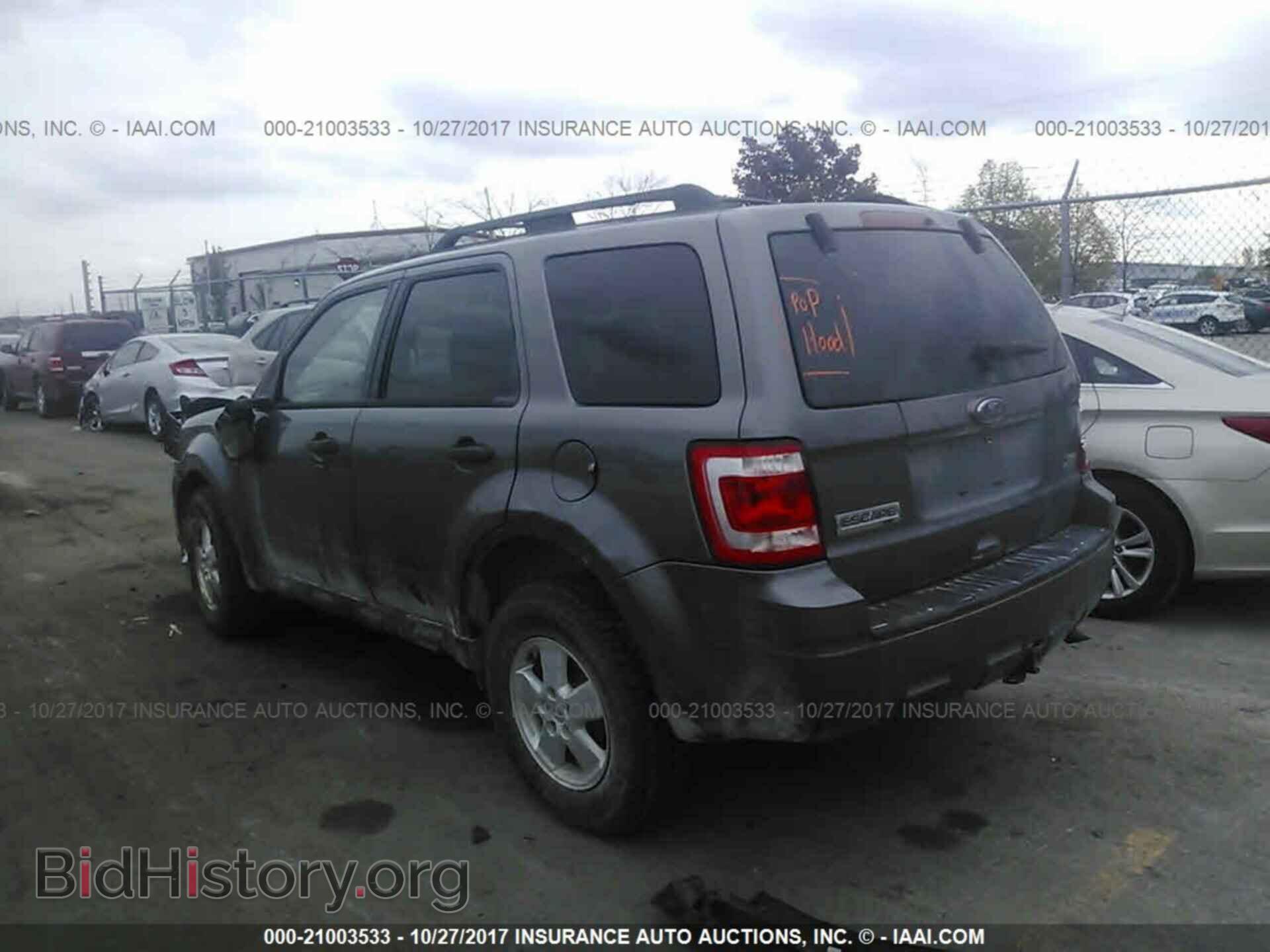 2011 Ford Escape - VIN: 1FMCU9DG8BKA55201 - Фото 3