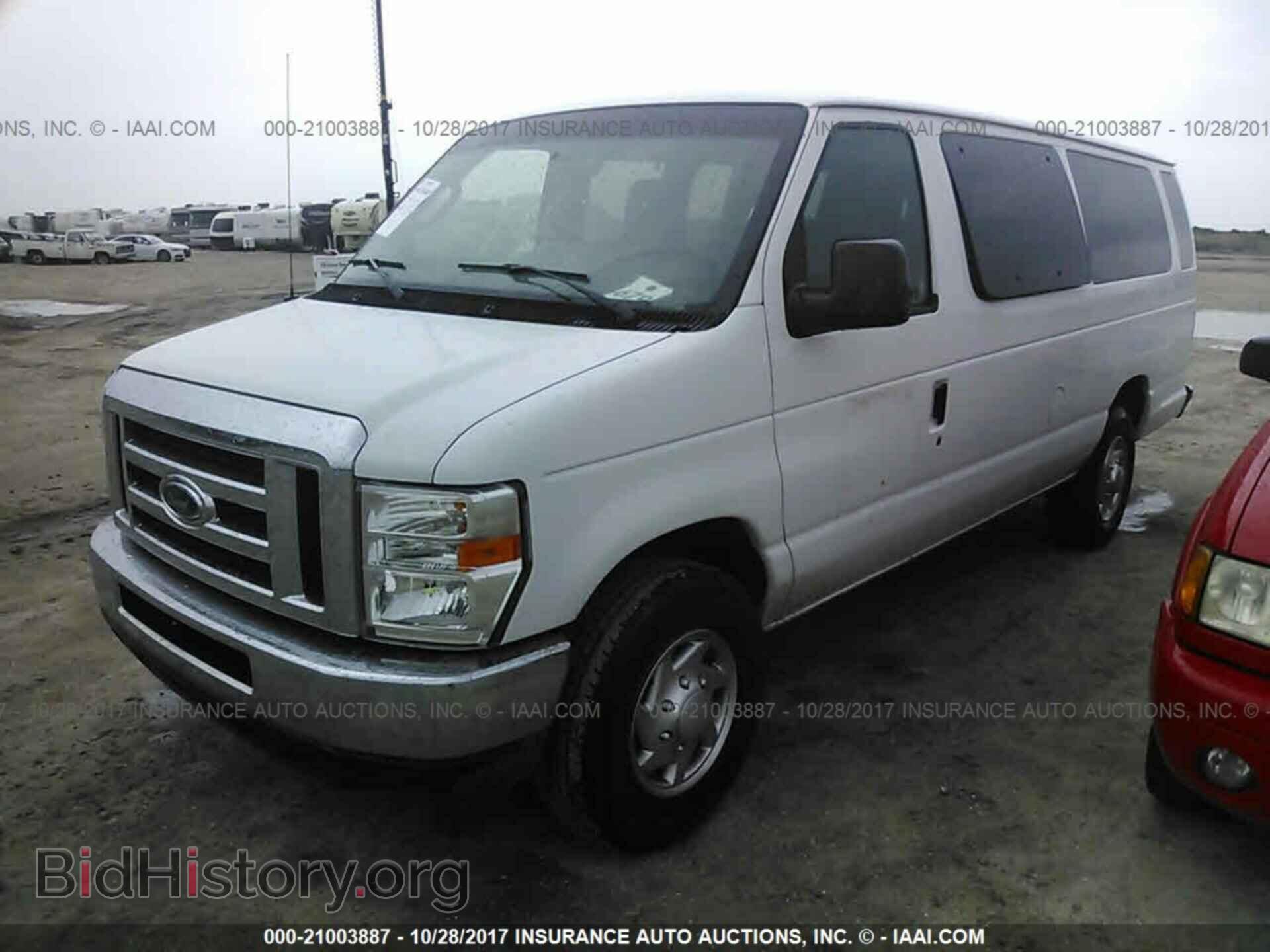 2013 Ford Econoline - VIN: 1FBSS3BL1DDA58228 - Фото 2
