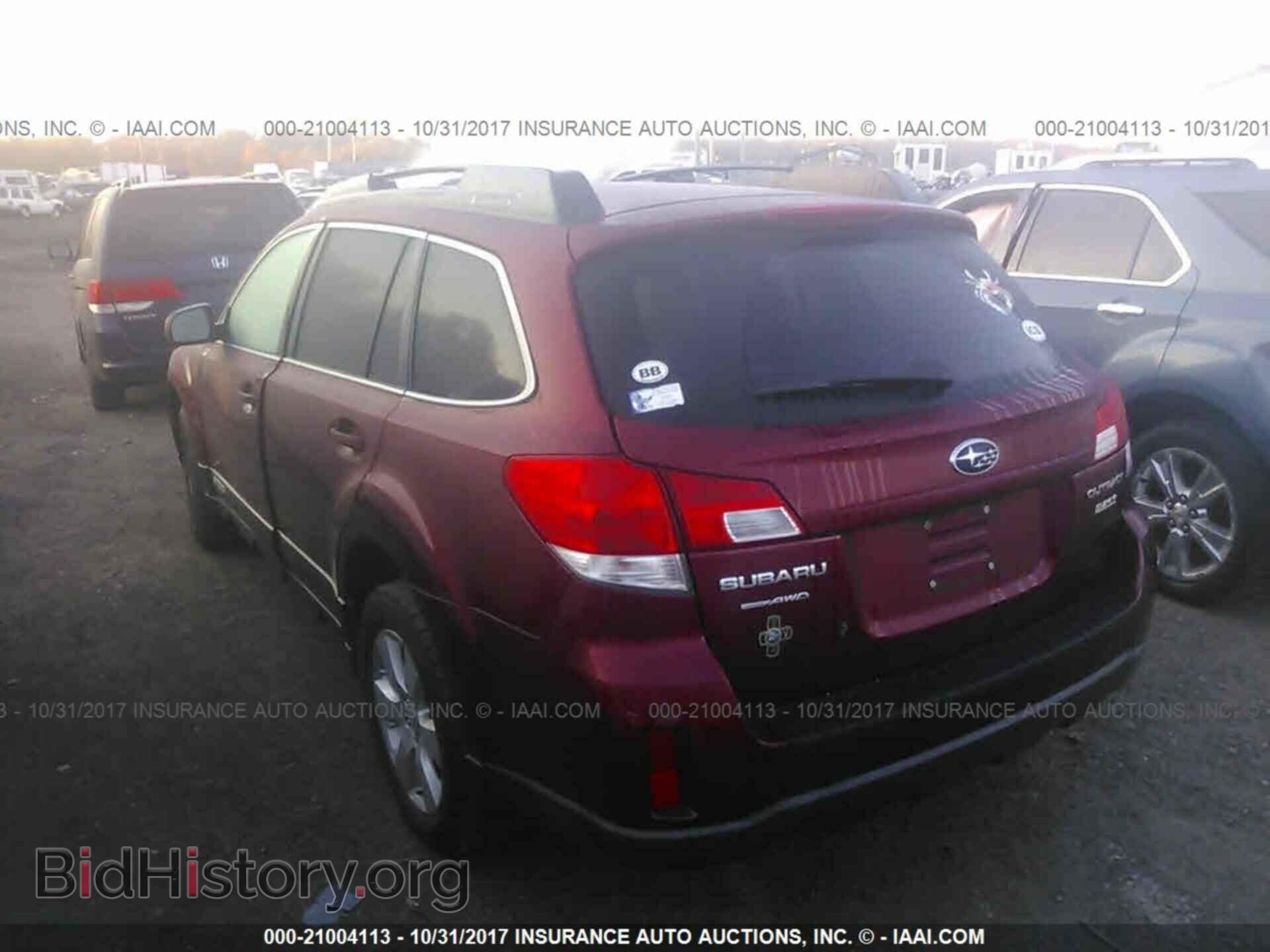 2011 Subaru Outback - VIN: 4S4BRBCC1B3379121 - Фото 3