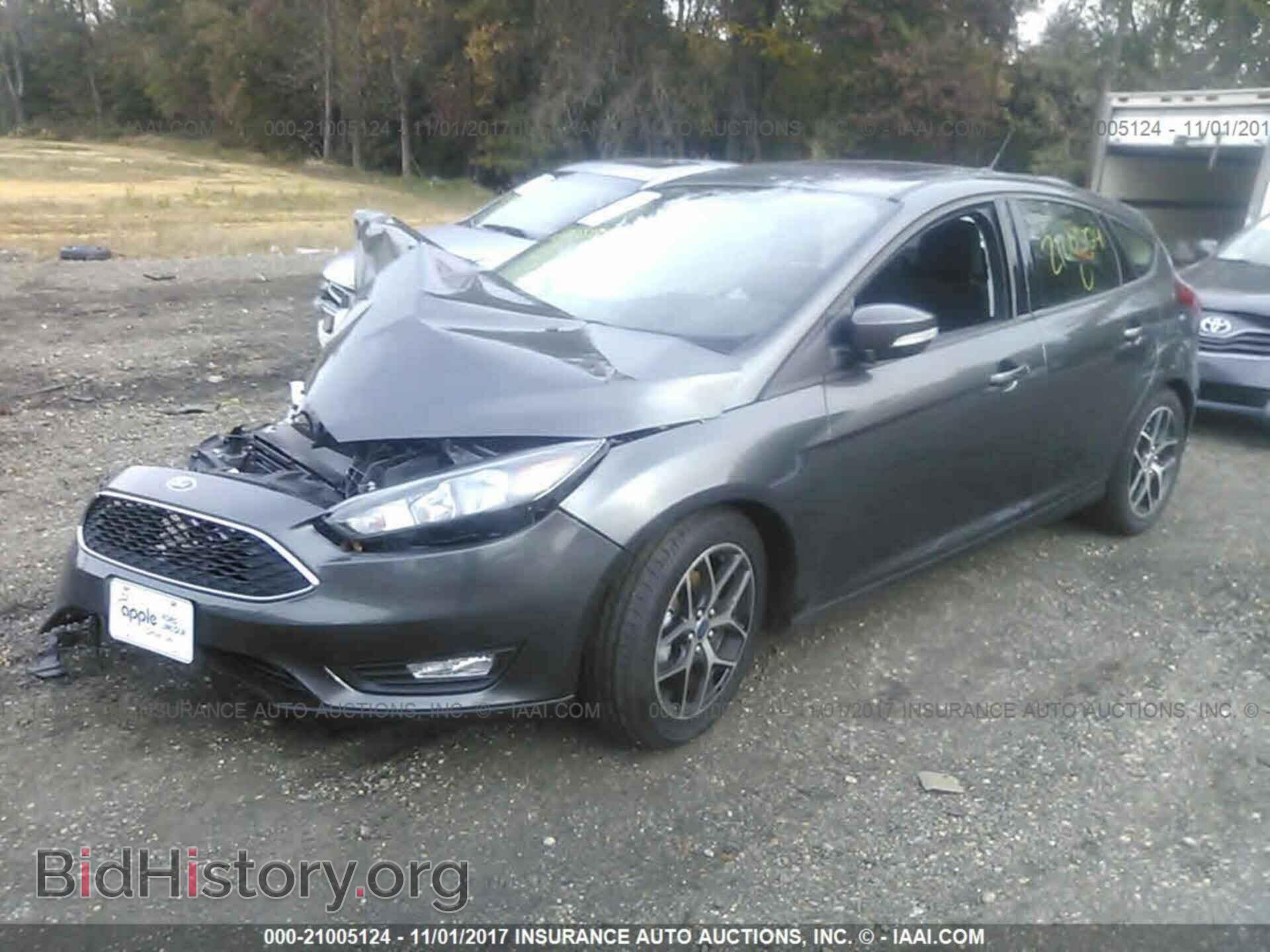 2017 Ford Focus - VIN: 1FADP3M29HL323070 - Photo 2