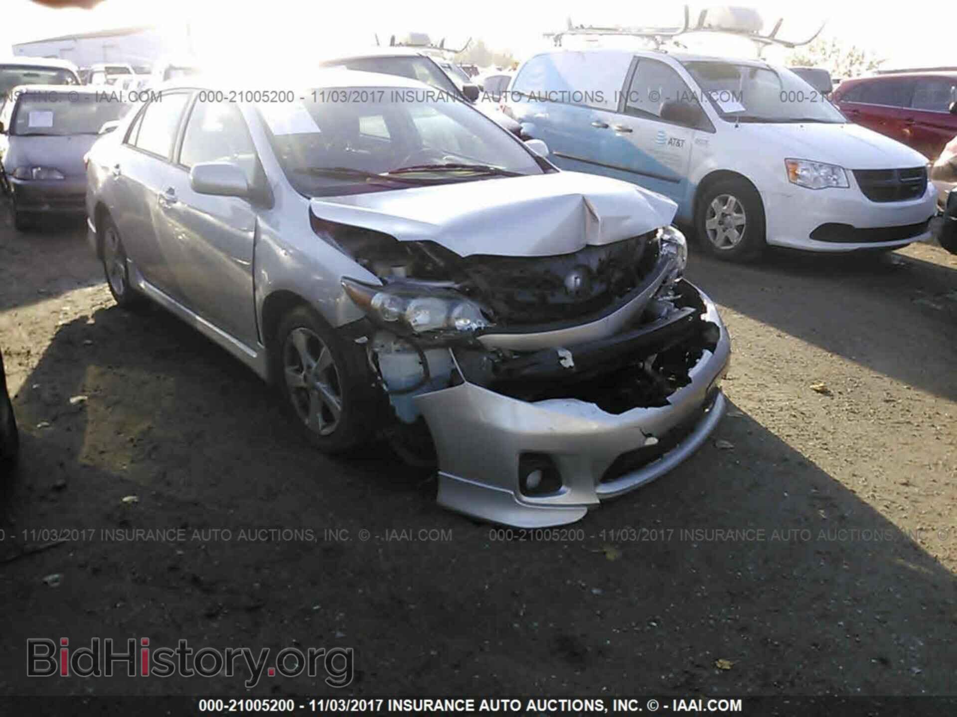 Photo 2T1BU4EE6BC543192 - Toyota Corolla 2011