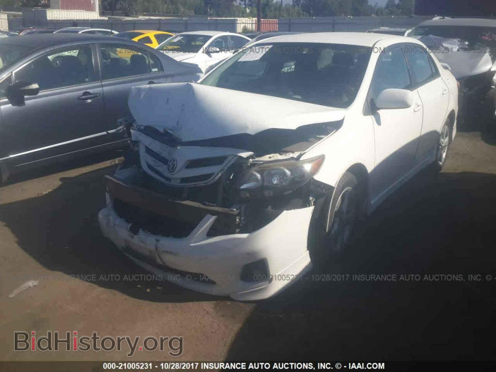 2013 Toyota Corolla - VIN: 5YFBU4EE2DP110472 - Фото 2