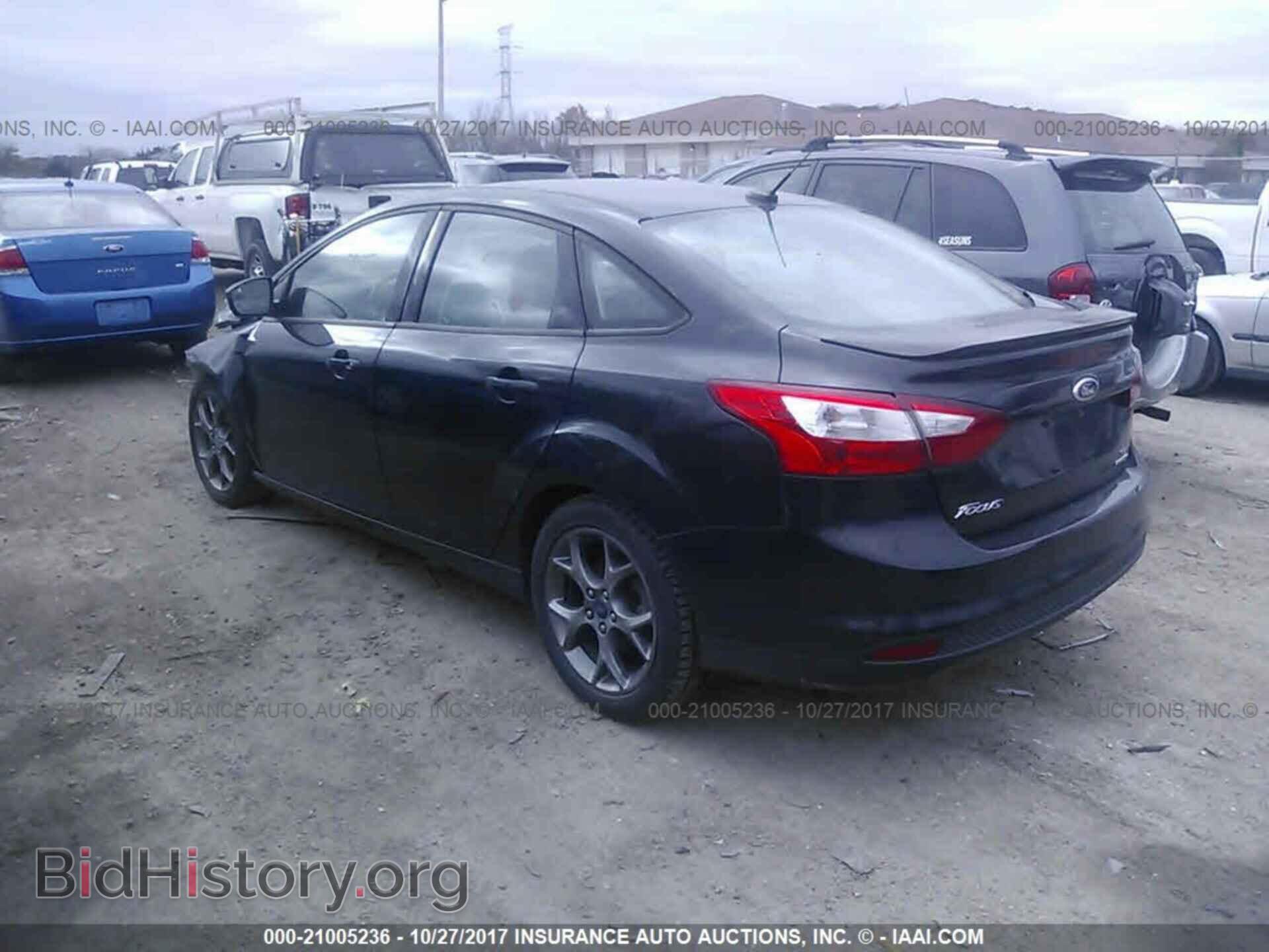 2013 Ford Focus - VIN: 1FADP3F28DL136880 - Photo 3