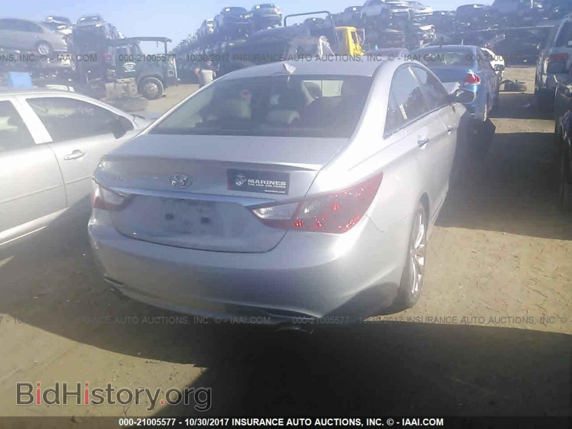 2012 Hyundai Sonata - VIN: 5NPEC4AC9CH447575 - Photo 4