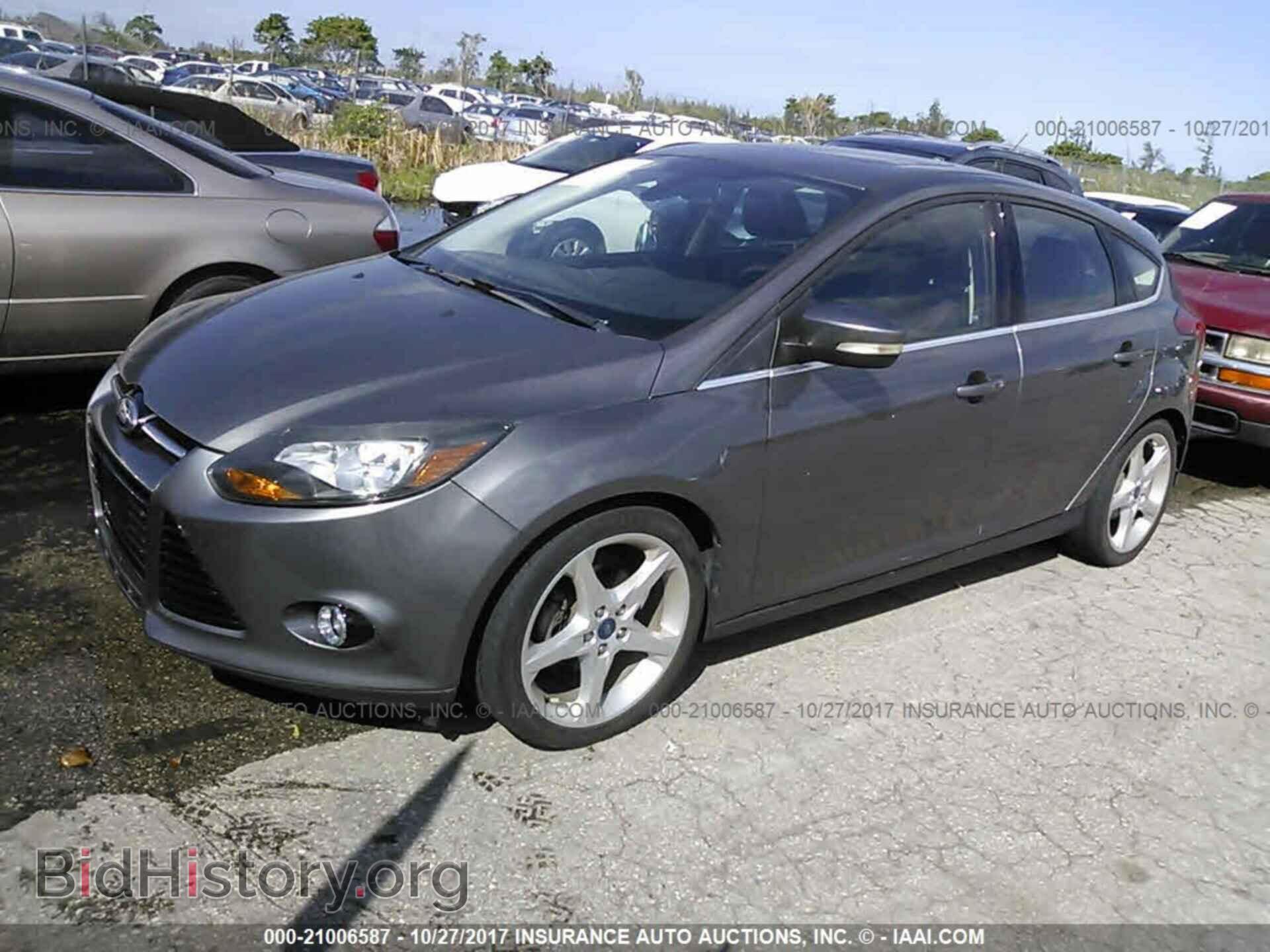 2012 Ford Focus - VIN: 1FAHP3N25CL402471 - Photo 2