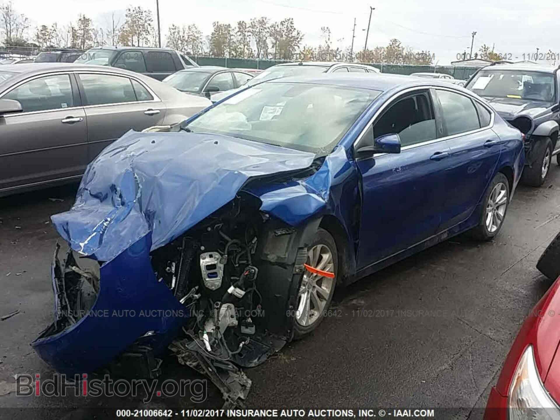 2015 Chrysler 200 - VIN: 1C3CCCAB9FN557981 - Фото 2