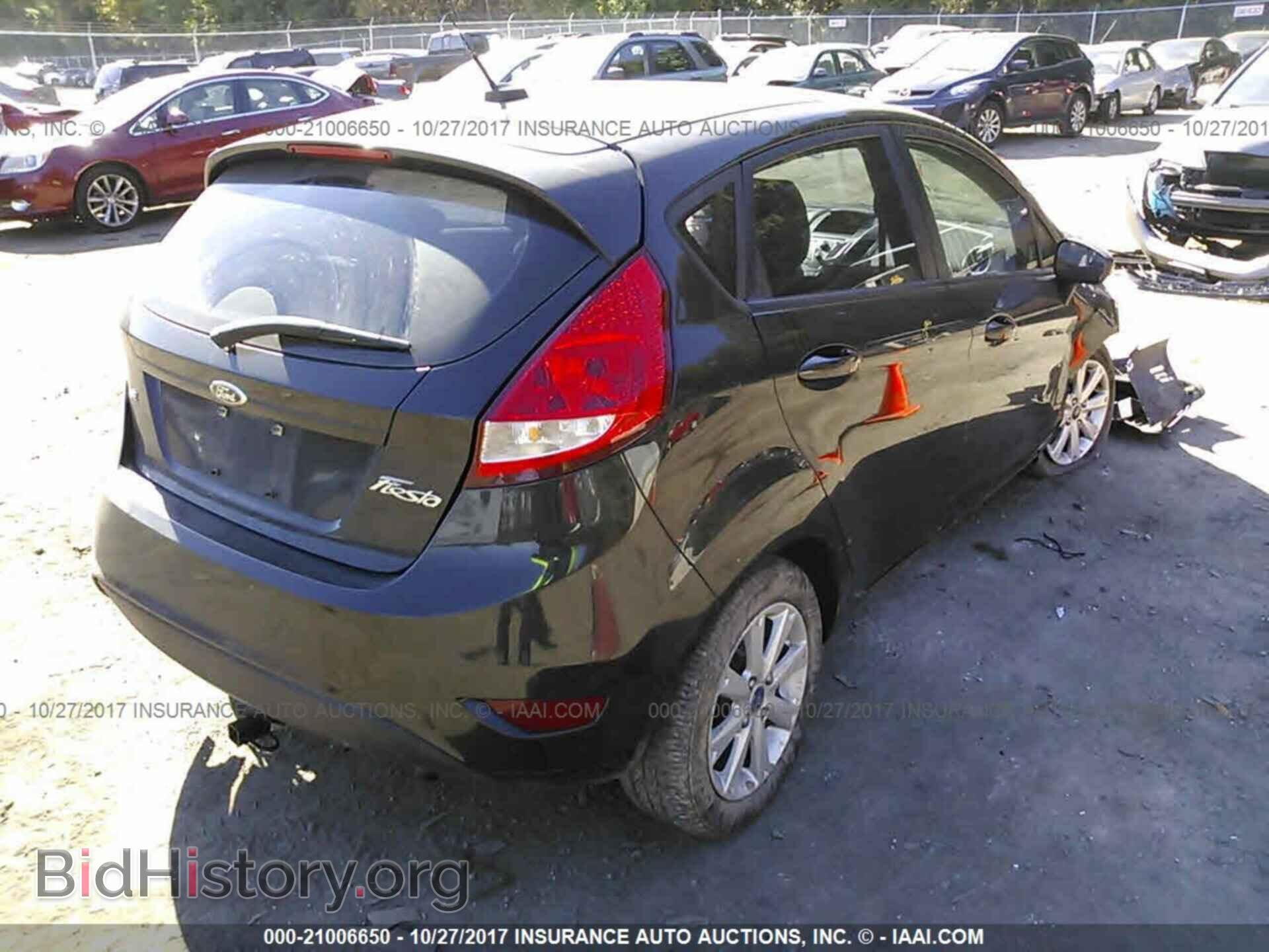 2013 Ford Fiesta - VIN: 3FADP4EJ0DM218972 - Photo 4