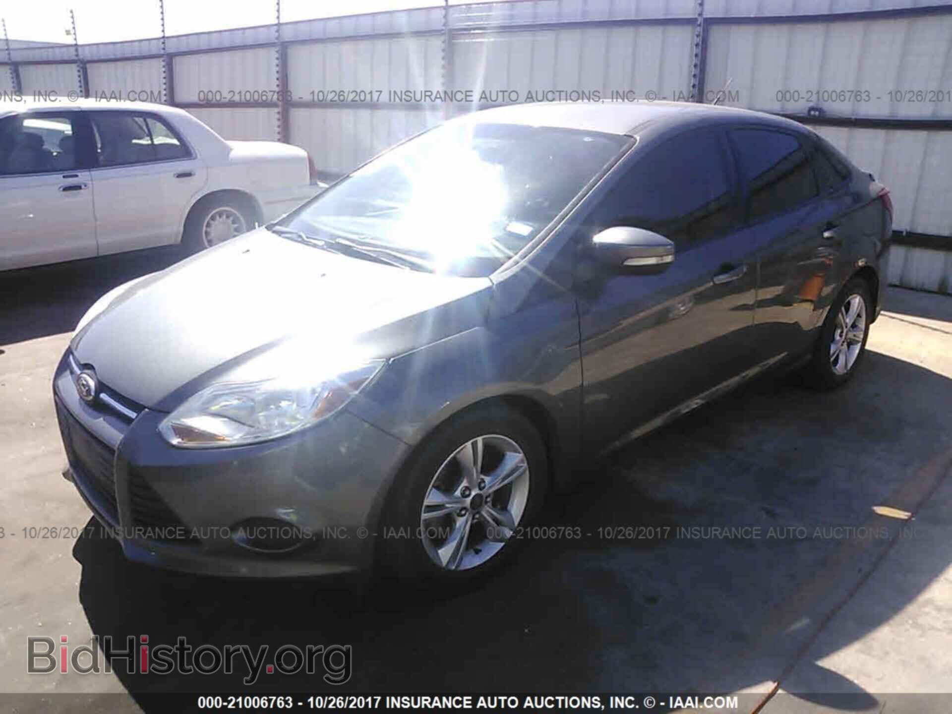 2013 Ford Focus - VIN: 1FADP3F28DL119044 - Photo 2