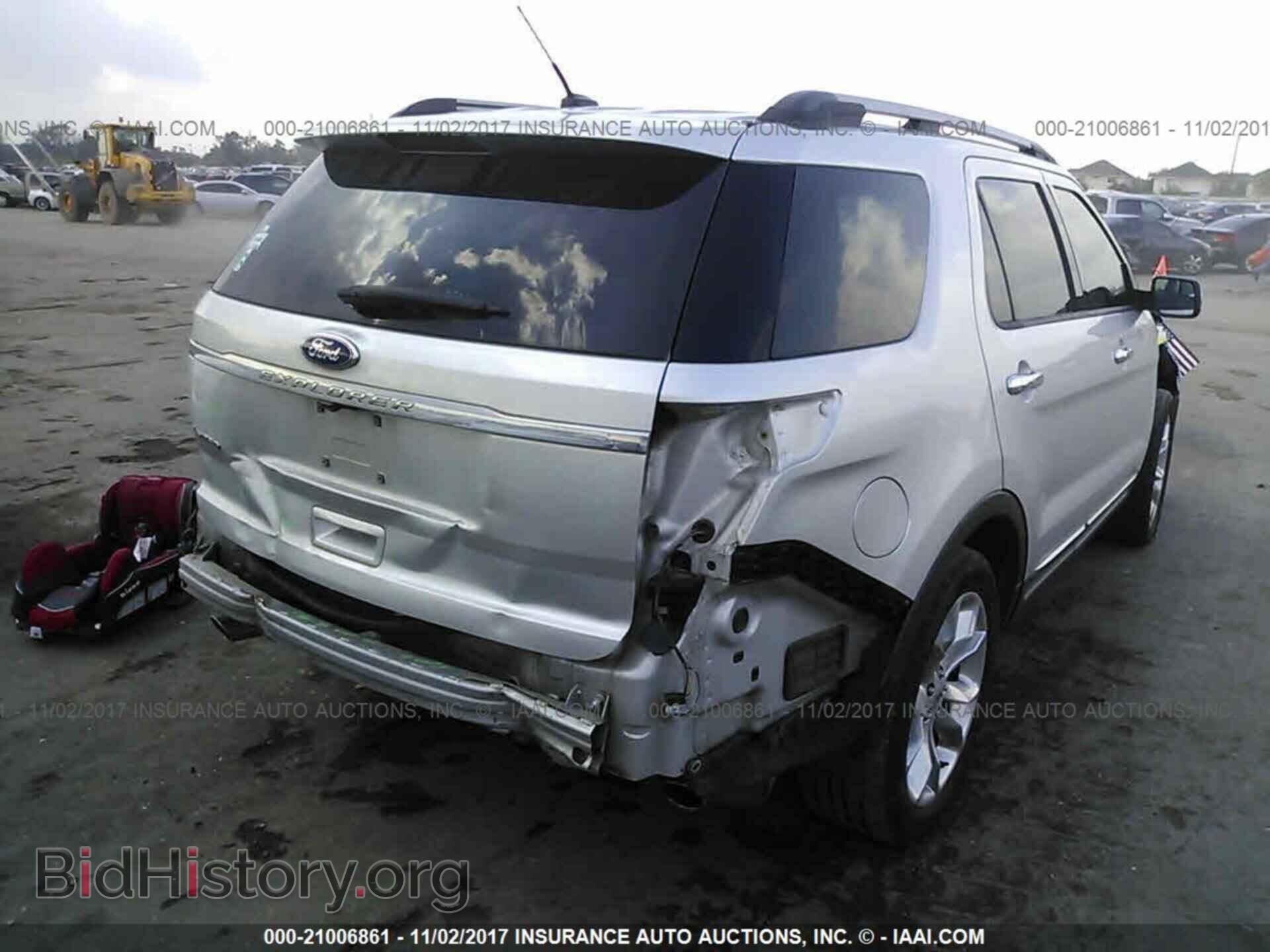 2011 Ford Explorer - VIN: 1FMHK7F88BGA60682 - Фото 4
